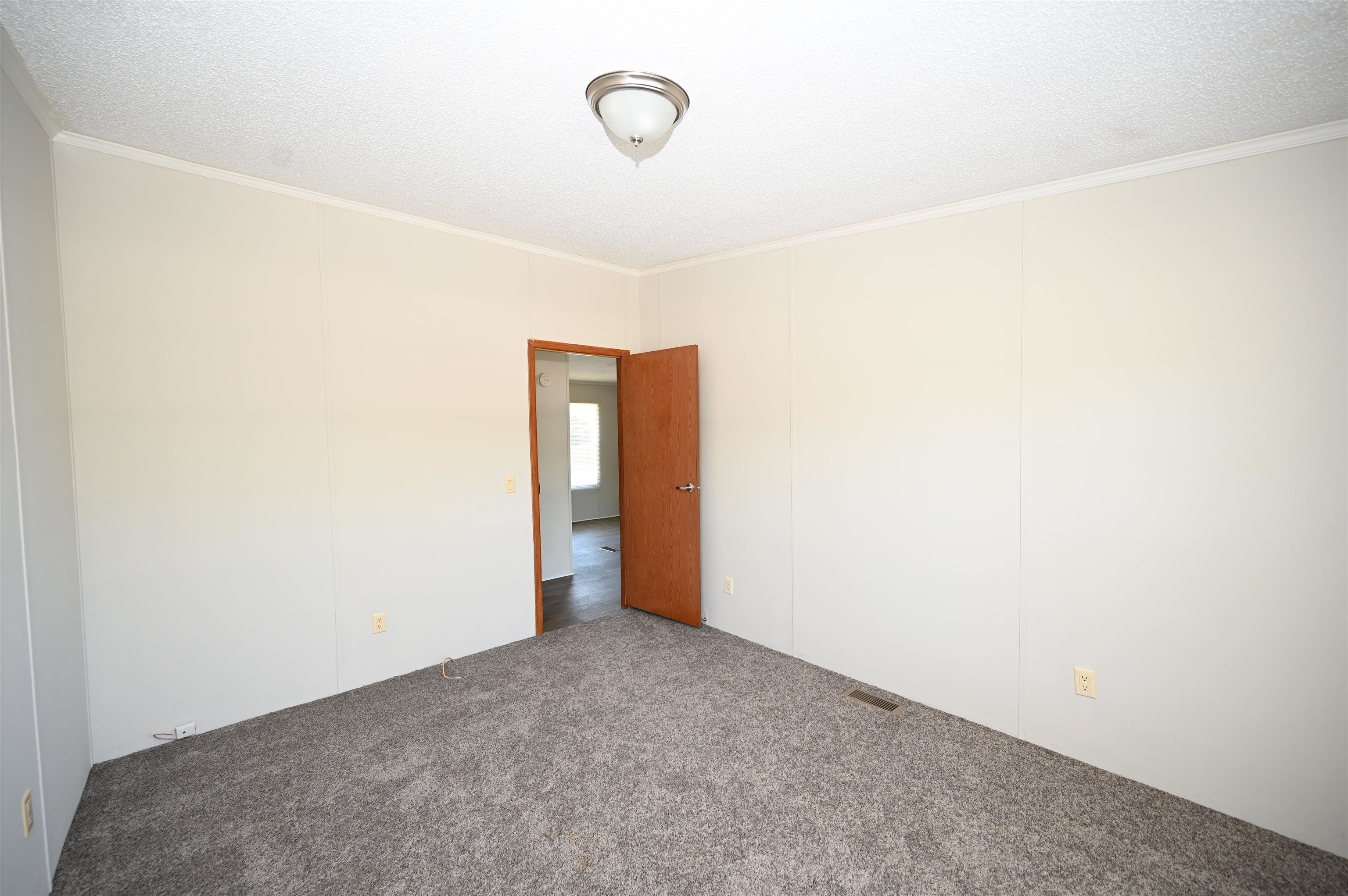 2610370 | Photo 22