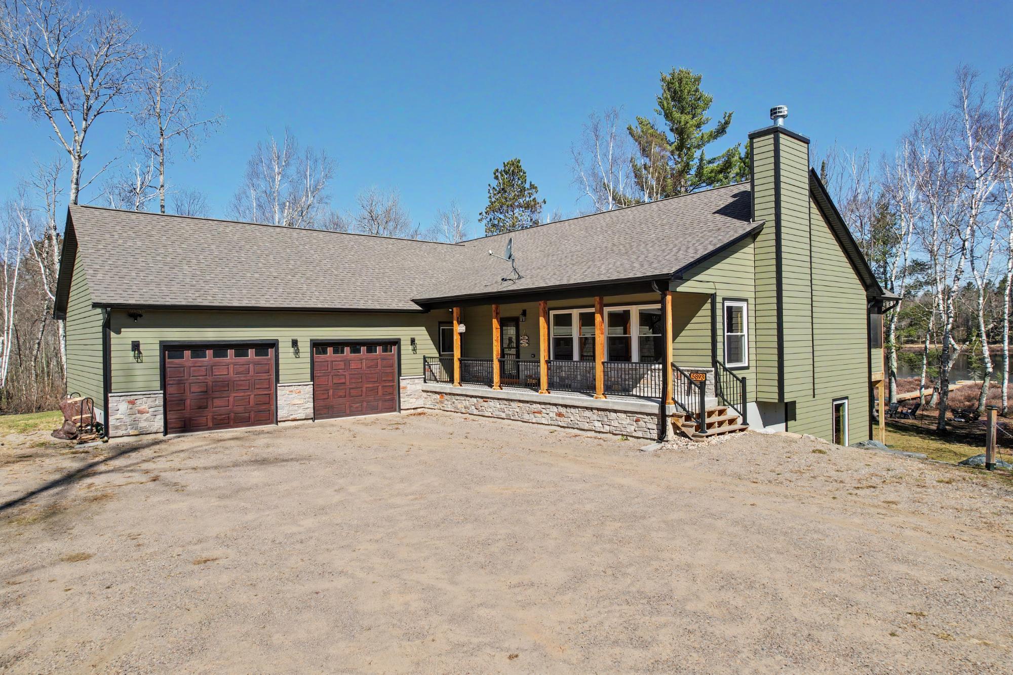 Undocumented Lake house picture