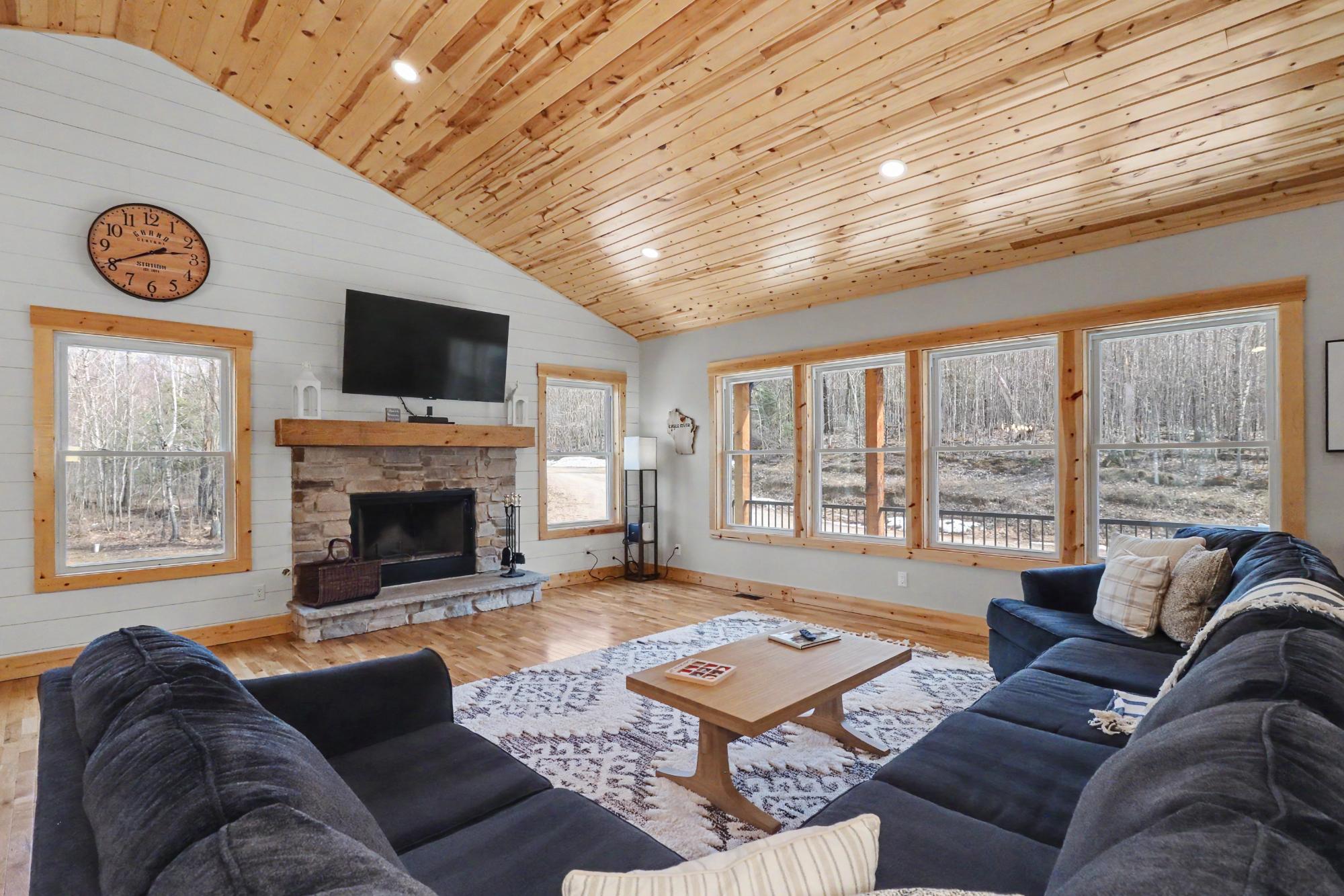 Undocumented Lake Property 5893 Brook Tr Photo 7