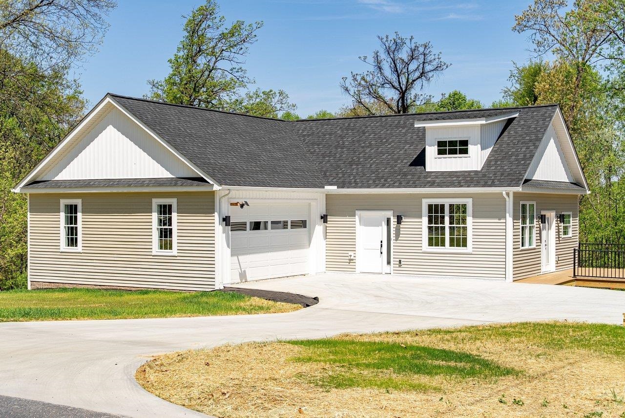 1378 MELROSE RD exterior