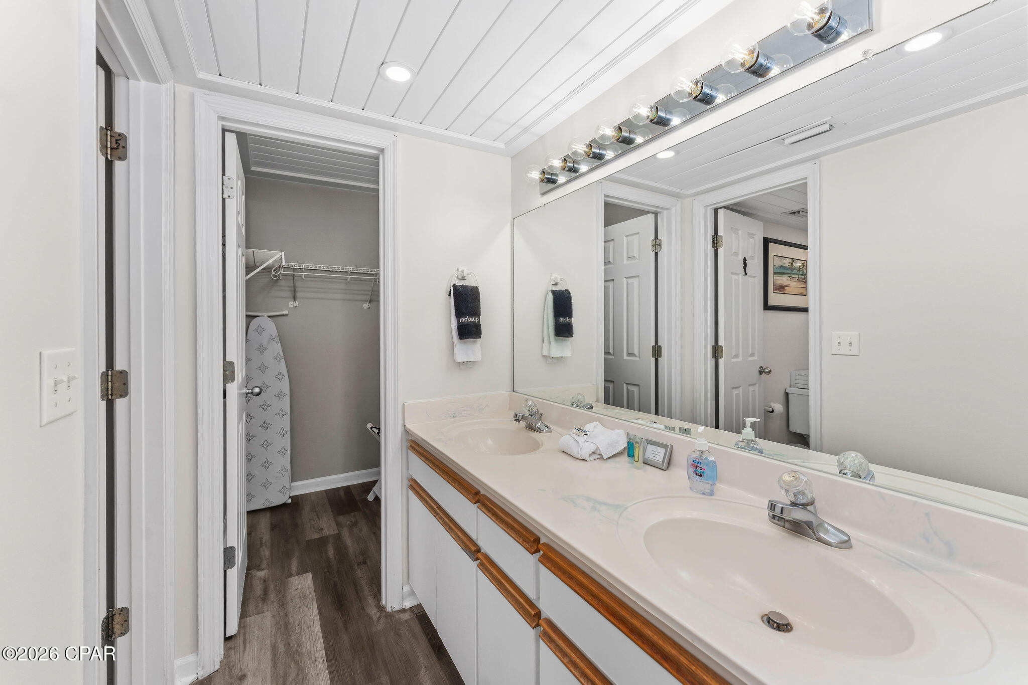 Image 17 For 9812 Beach Boulevard D