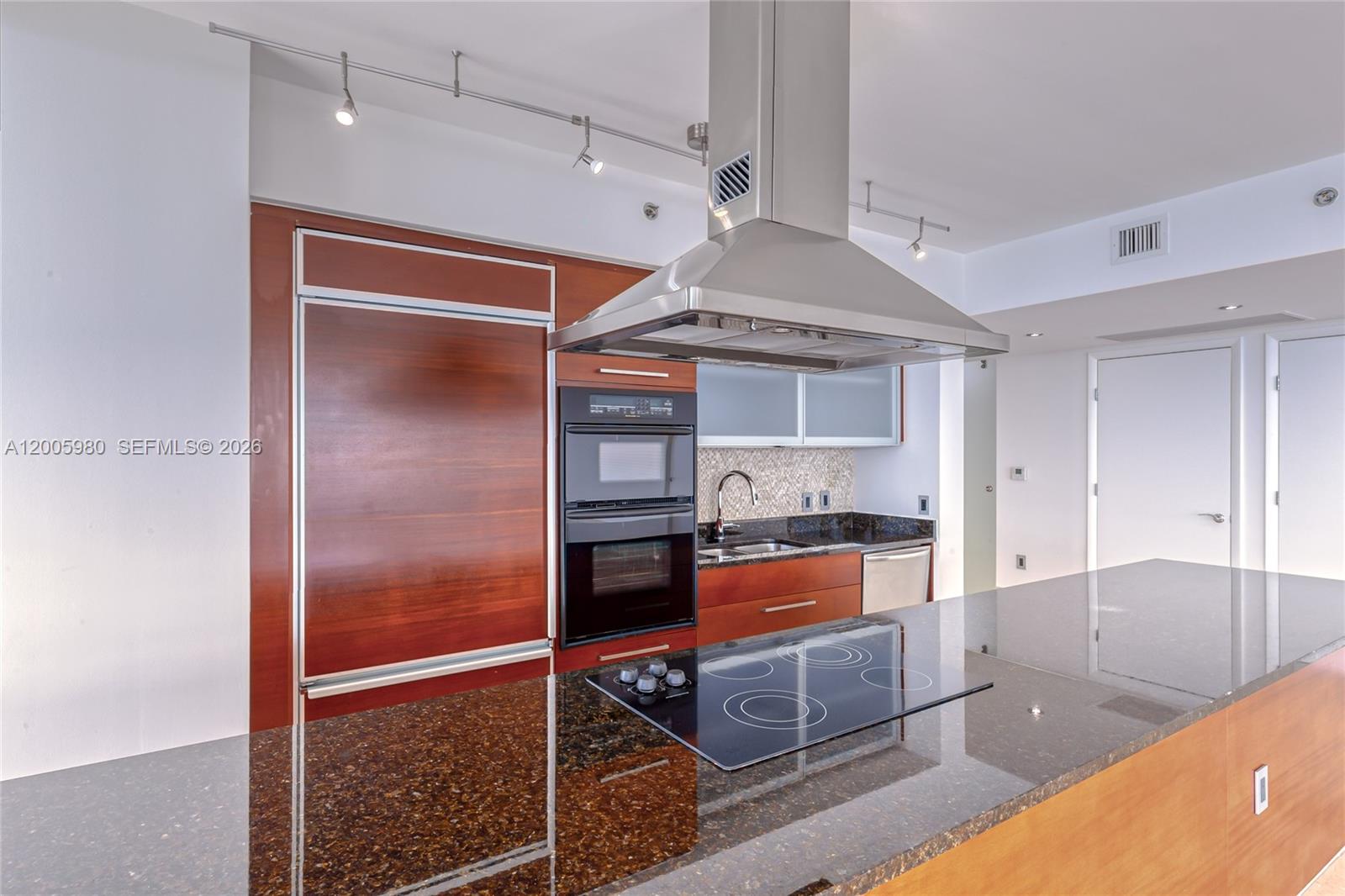 Property photo # 8