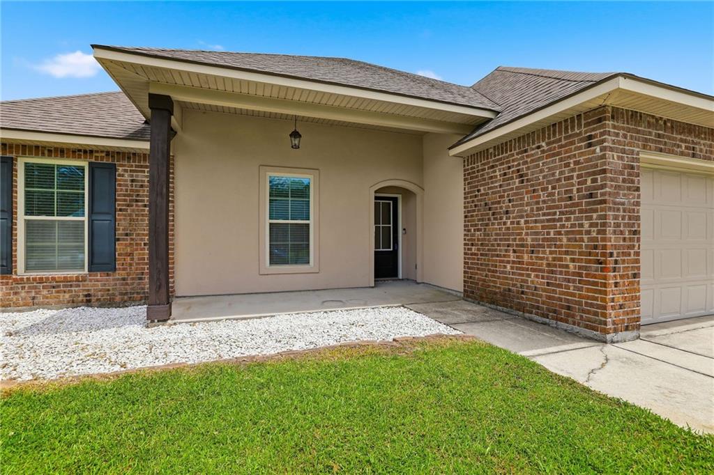 Photo 3 of Single family home for sale at 42132 Wood Ave, Ponchatoula, LA 70454 | MLS# 2553859 | Listing updated on 2026-09-16