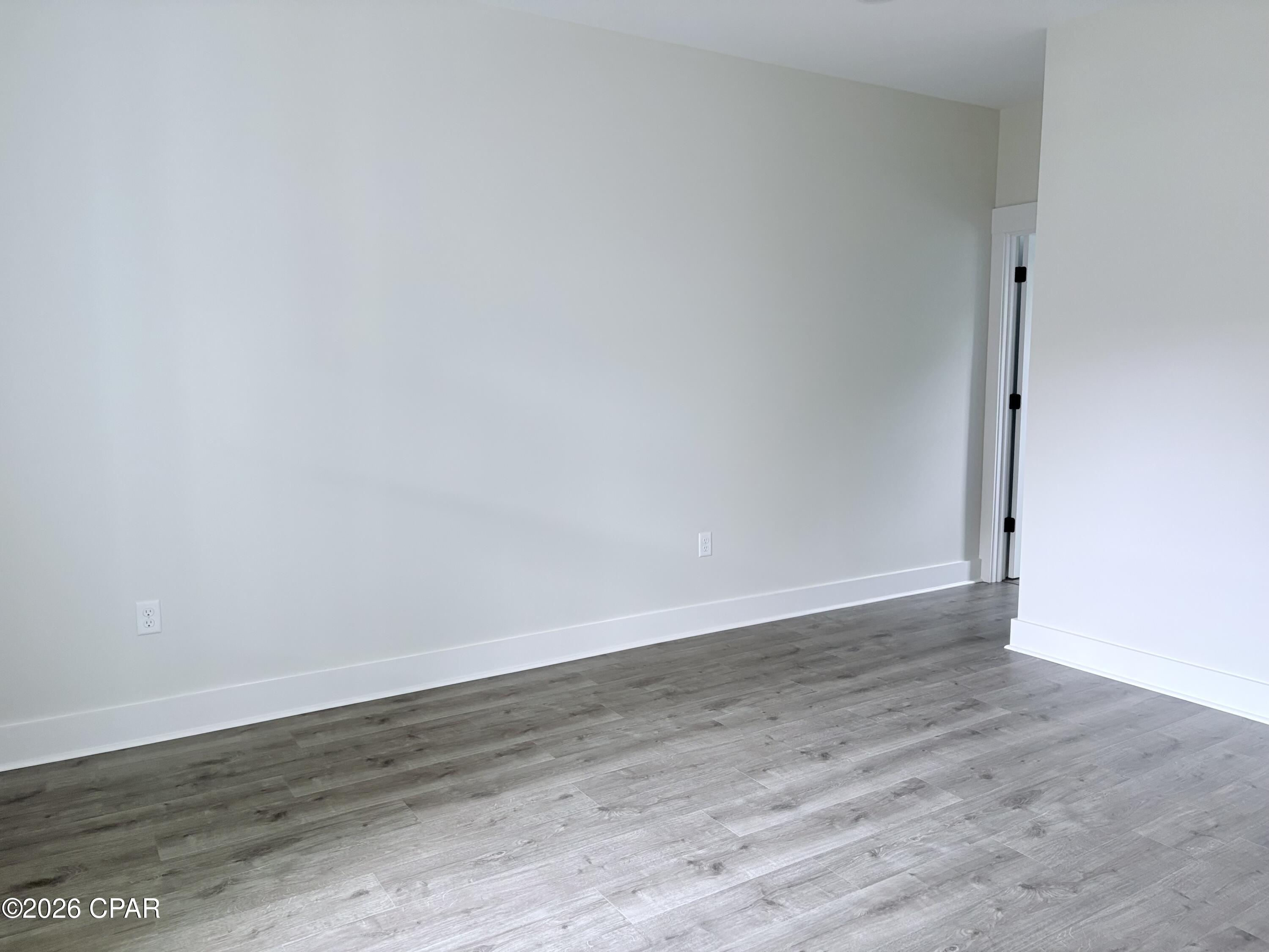 Image 9 For 827 Grace Avenue