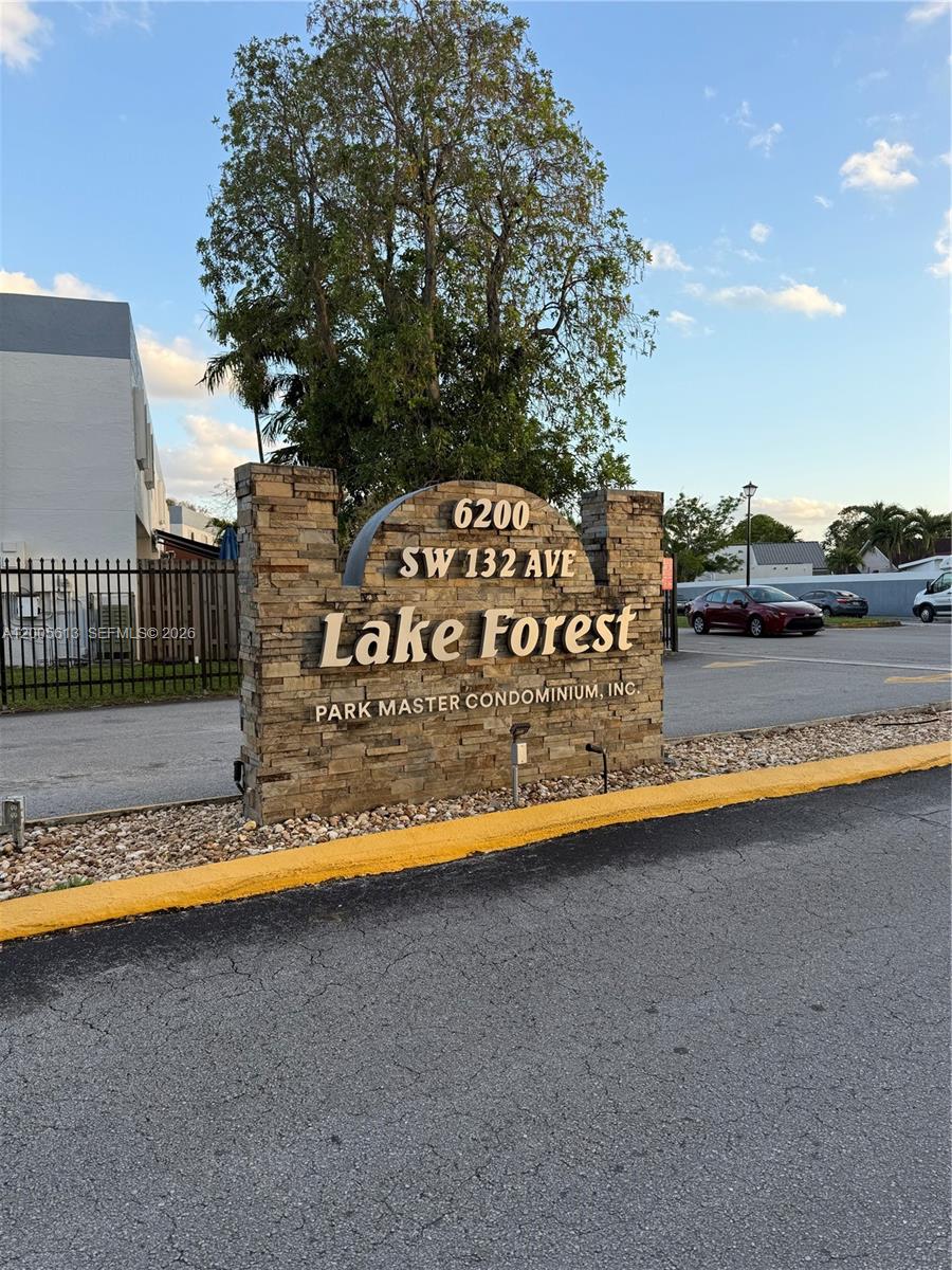 Lake Forest Park Condo IV