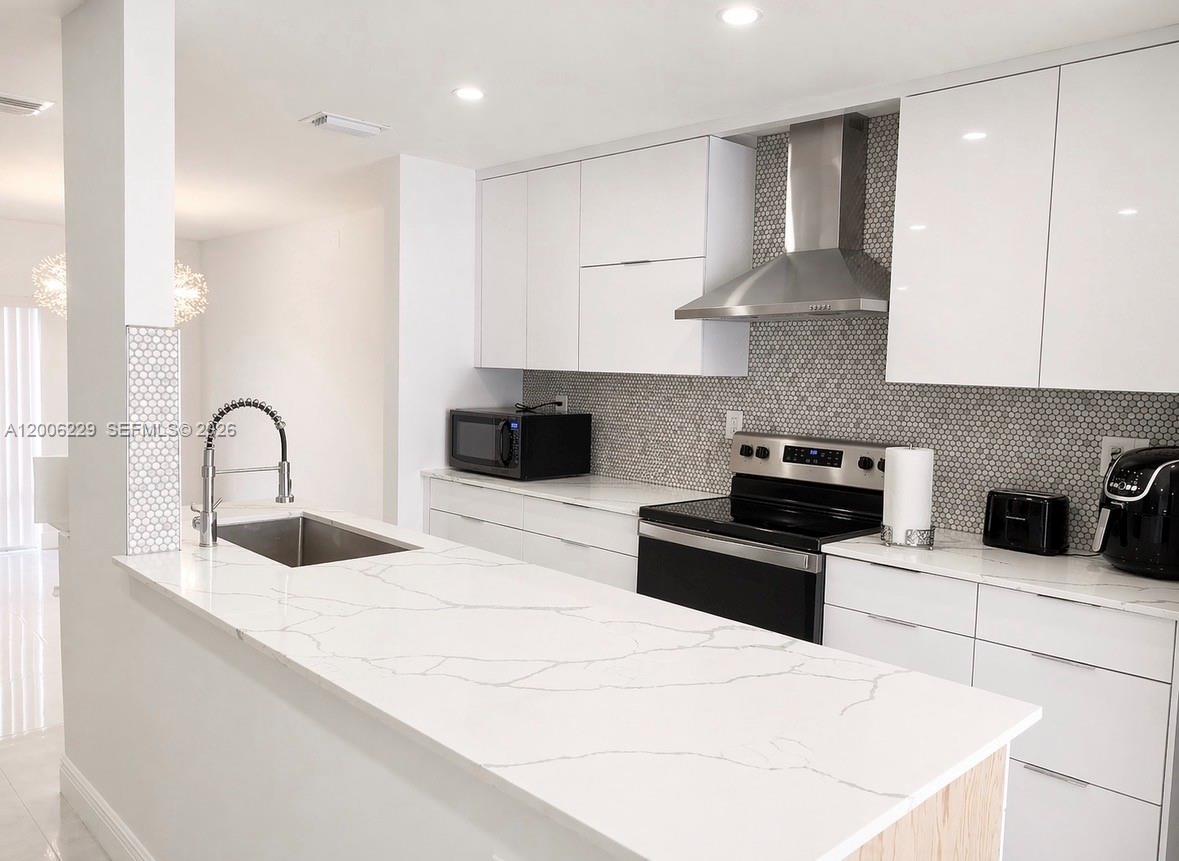 Townhouses At Jacaranda C