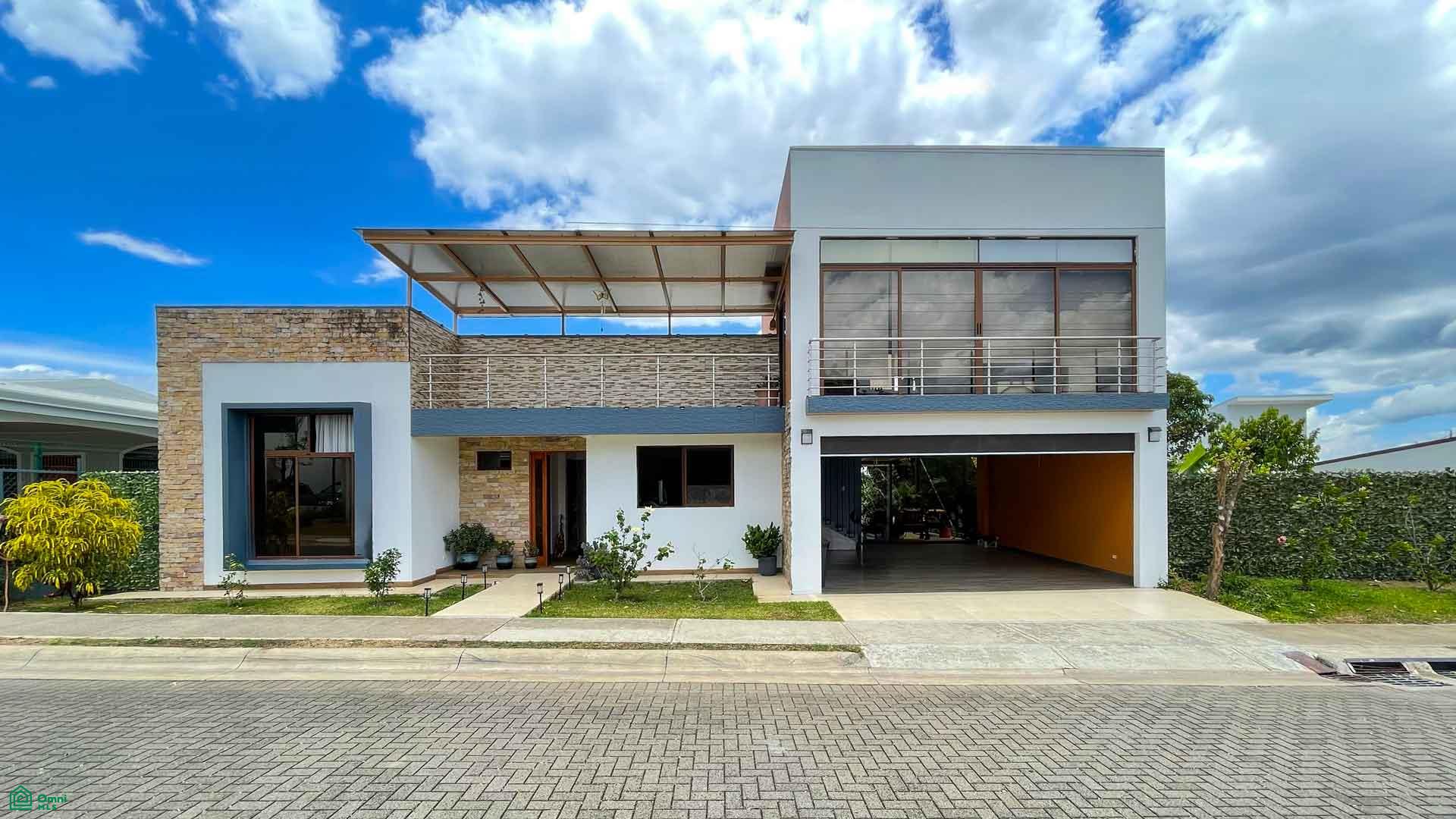 4 bed Single Family Homes For Sale in Grecia, Alajuela - 1