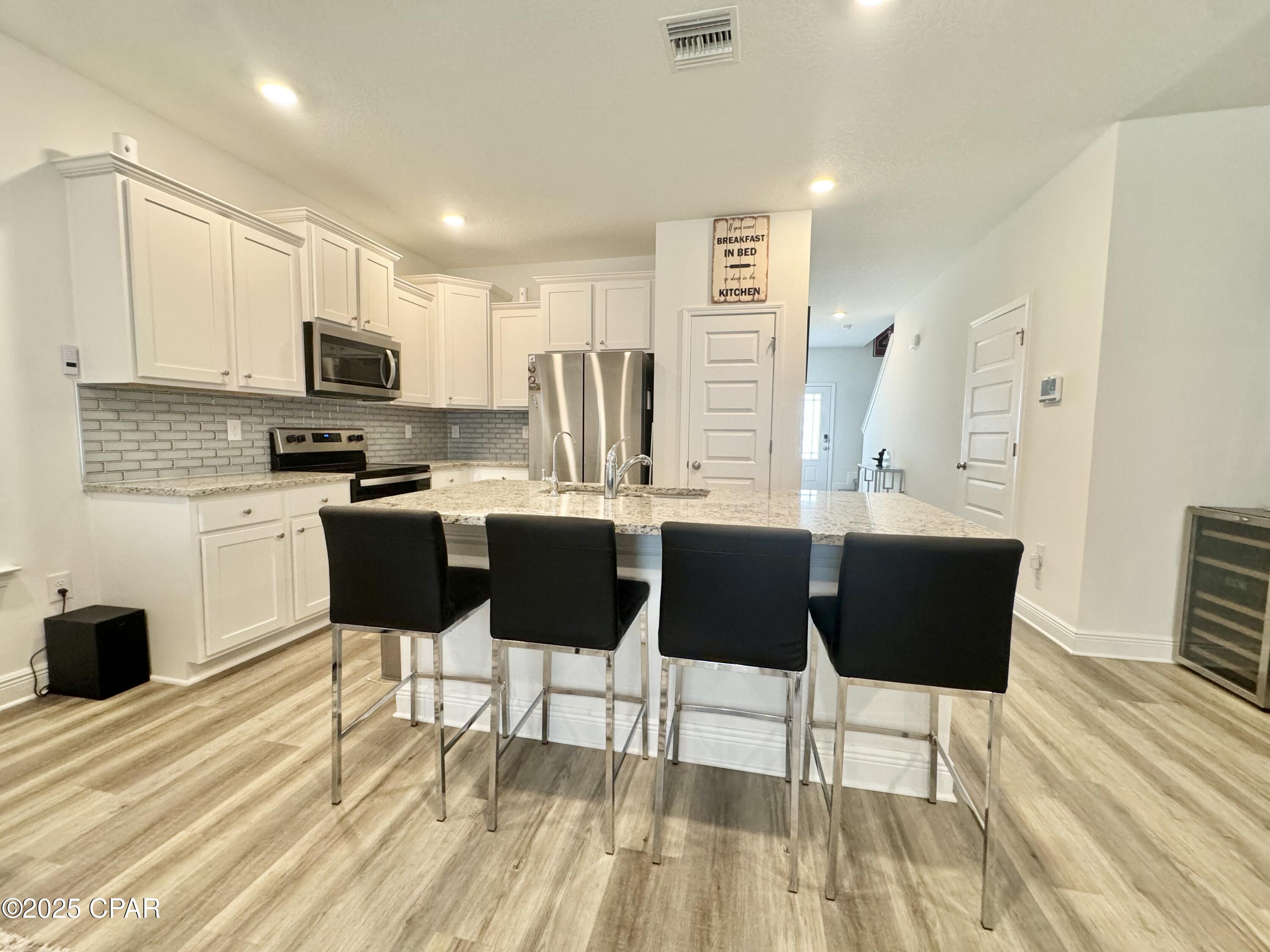 Image 4 For 560 Melrose Way