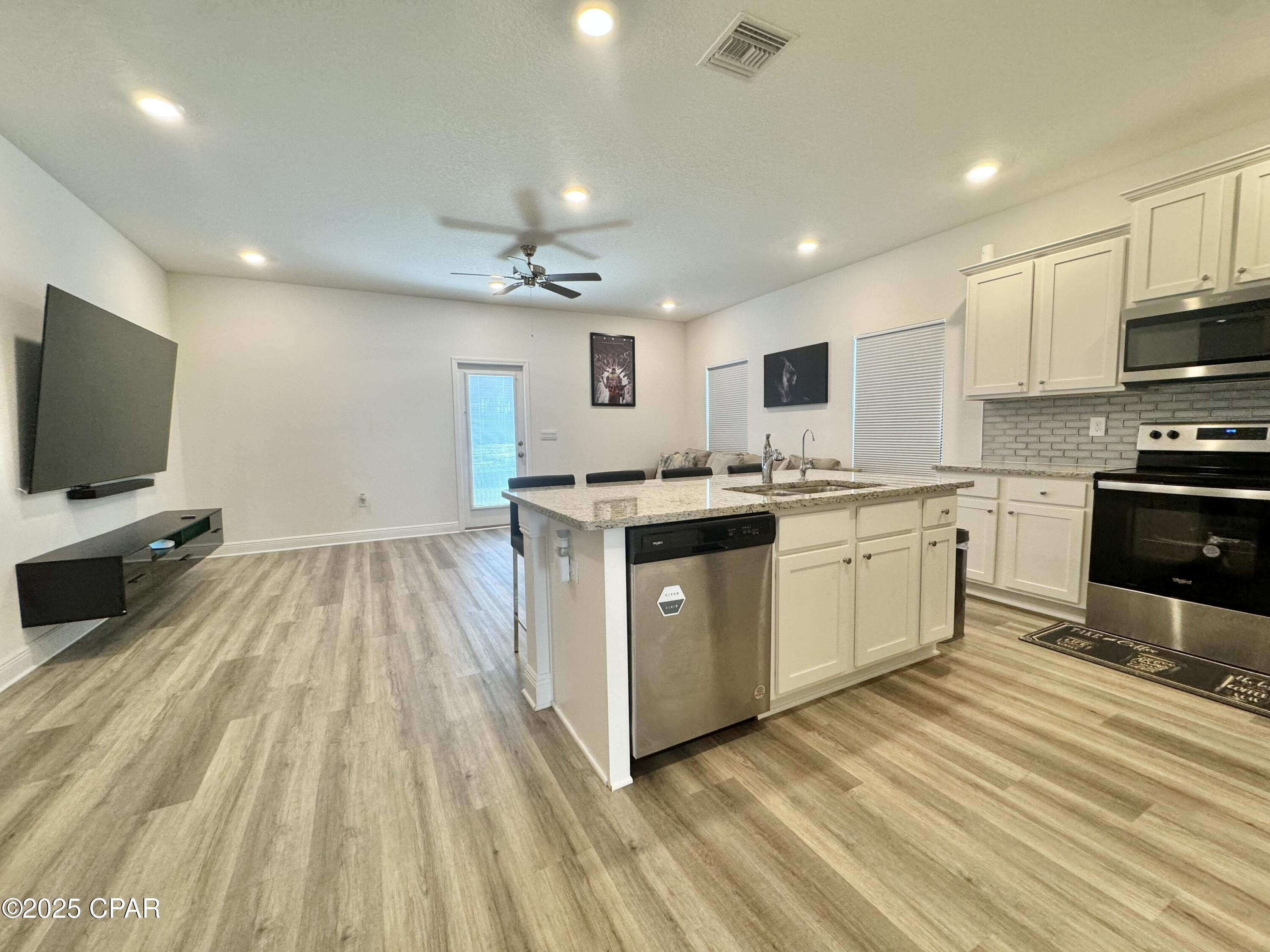 Image 8 For 560 Melrose Way