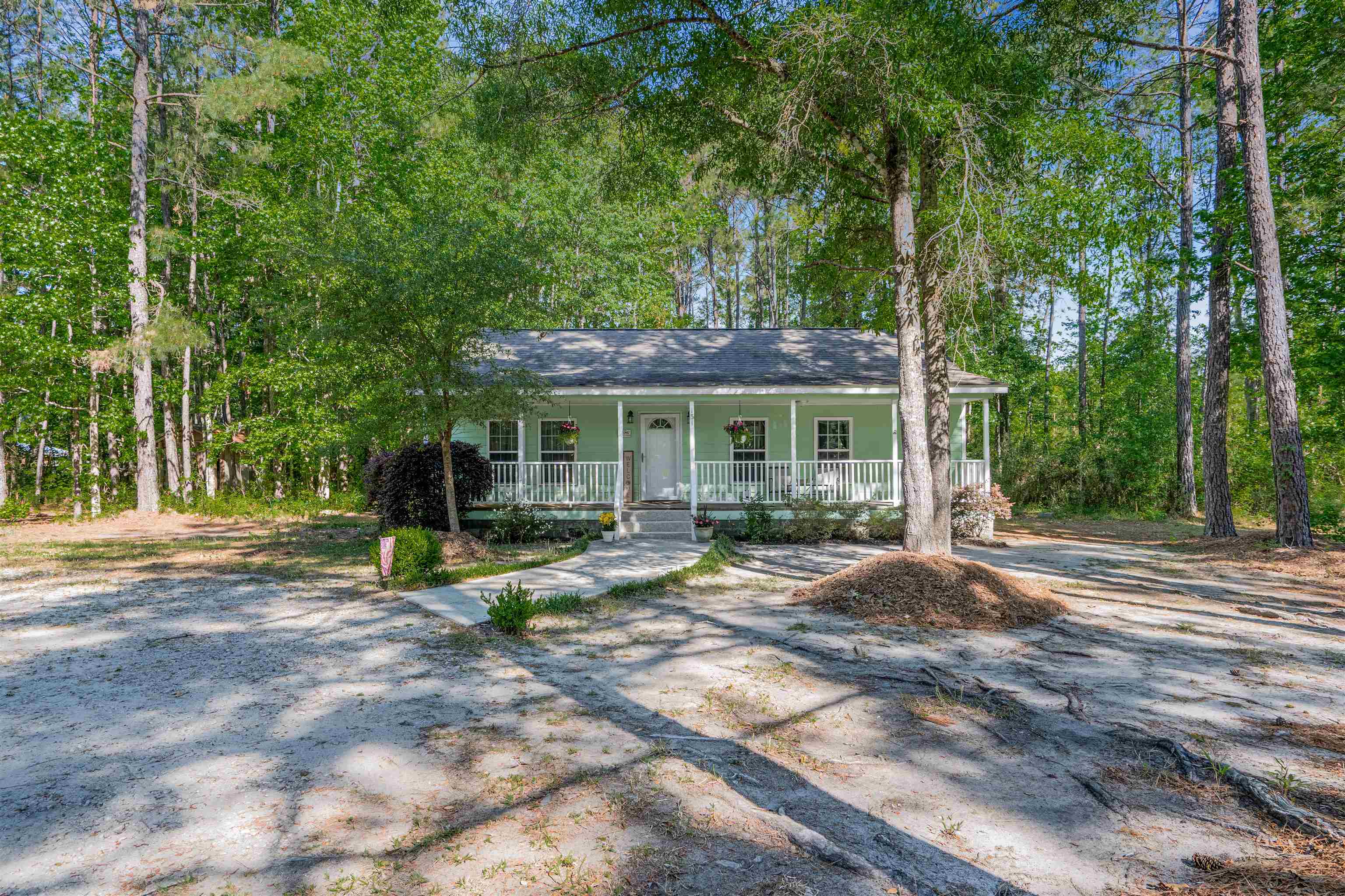 131 Price Ln. Andrews, SC 29510