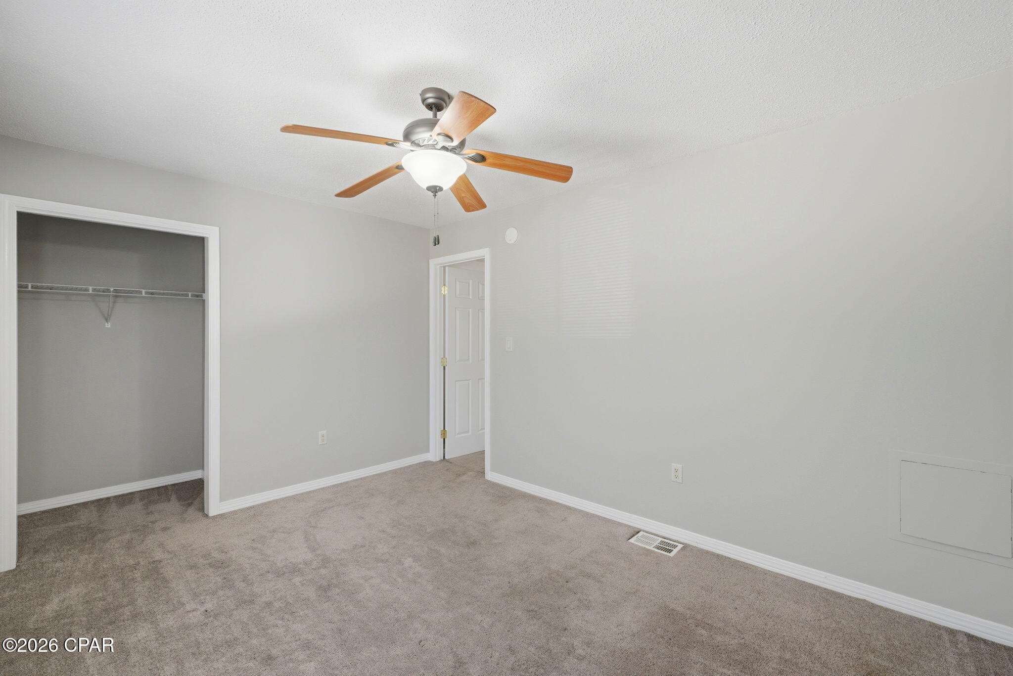 Image 17 For 1325 Green Acres Boulevard