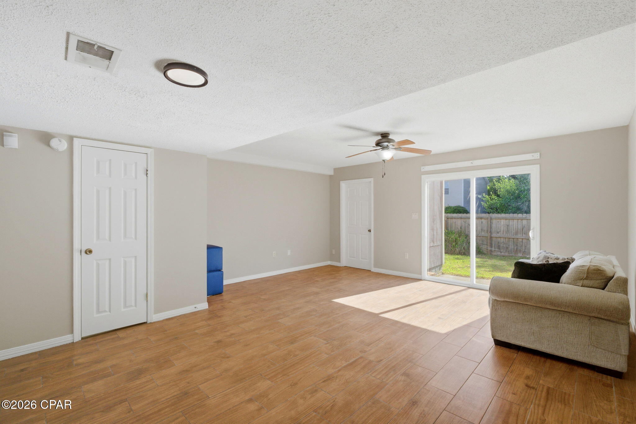 Image 6 For 1325 Green Acres Boulevard