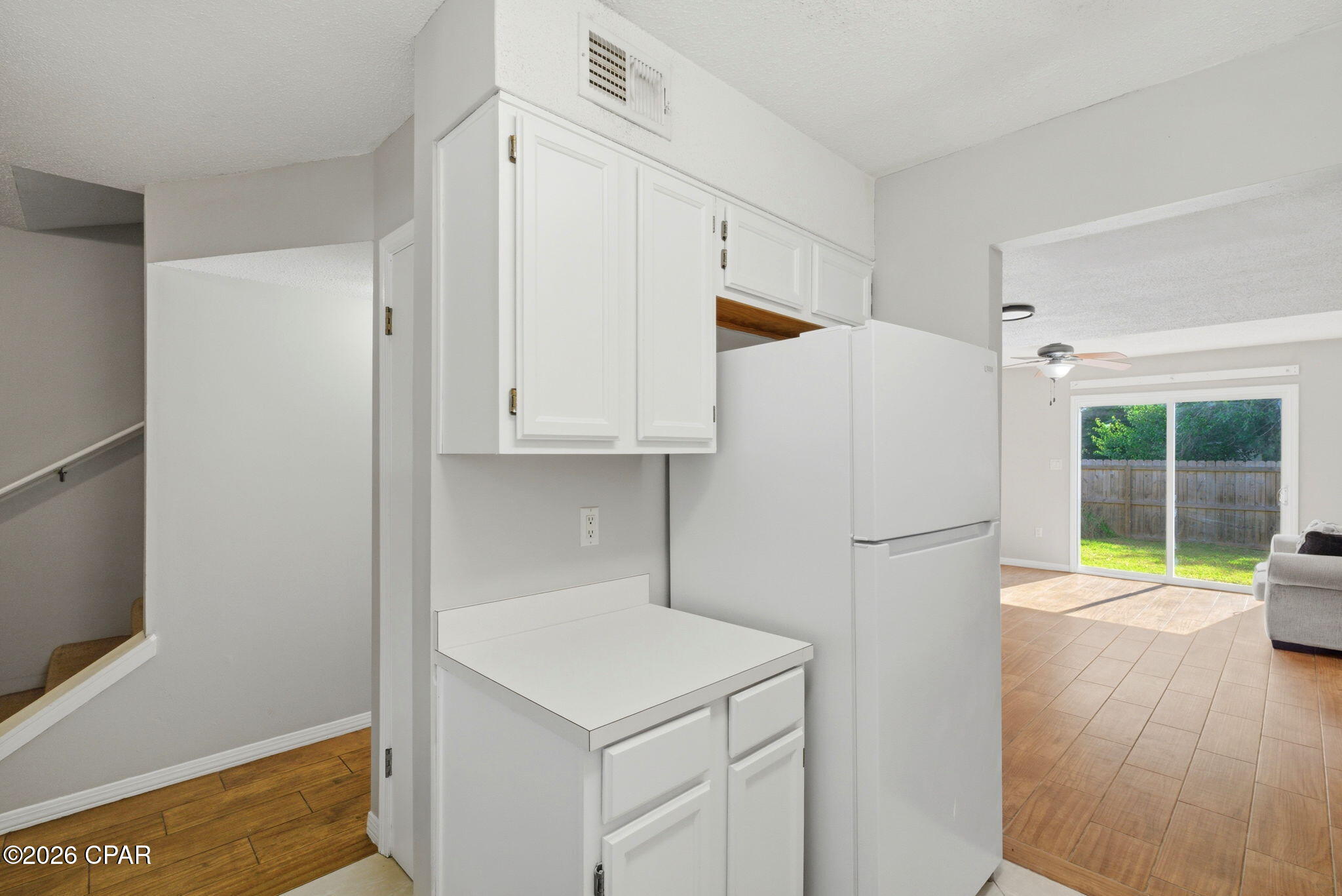 Image 9 For 1325 Green Acres Boulevard