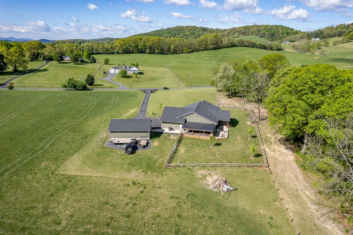 99 Mt Ida Ln