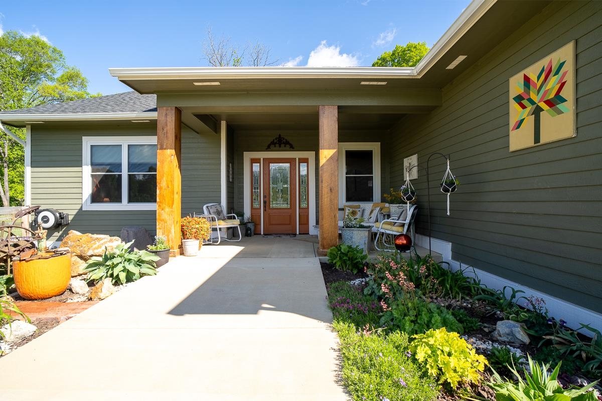 99 Mt Ida Ln