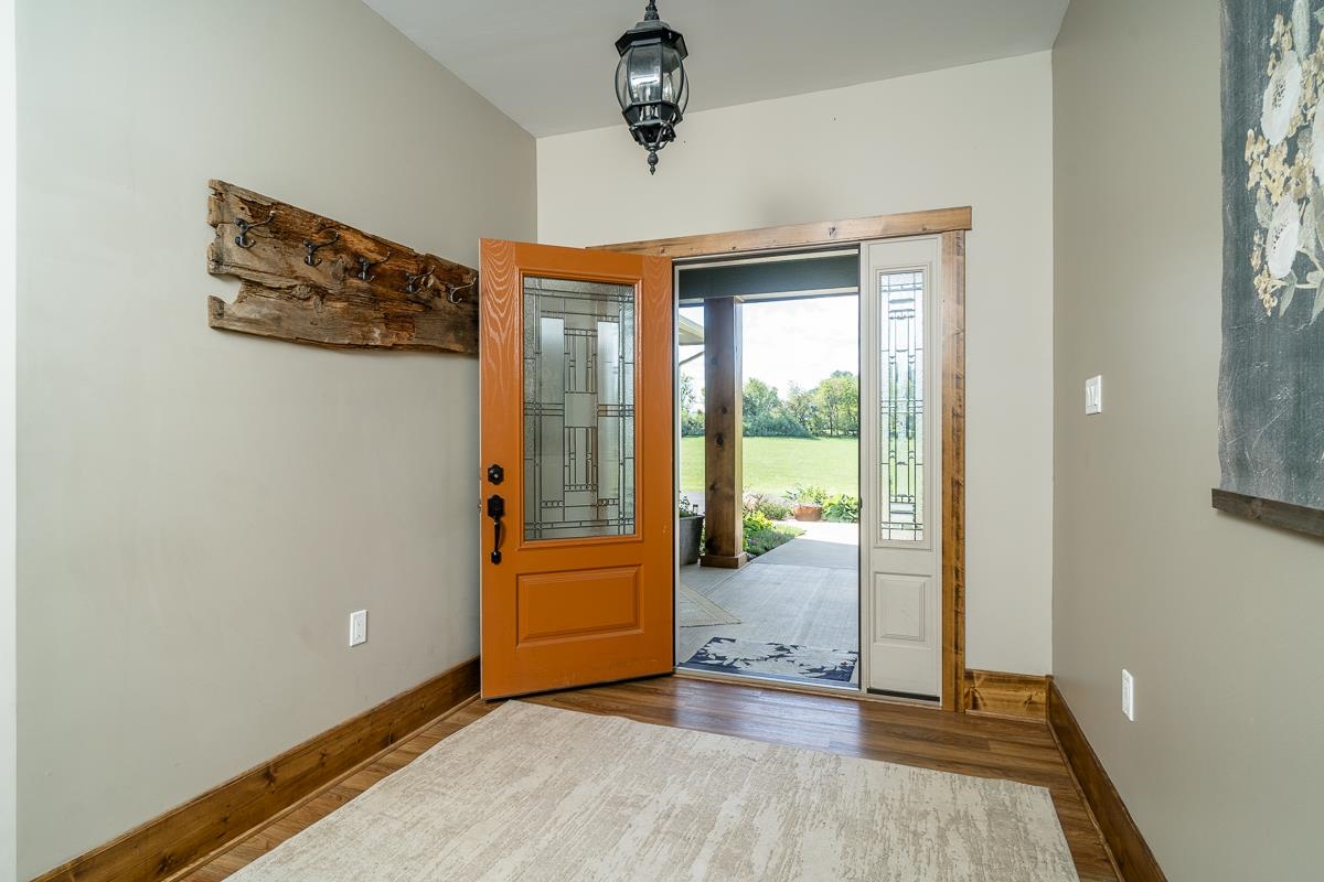 99 Mt Ida Ln