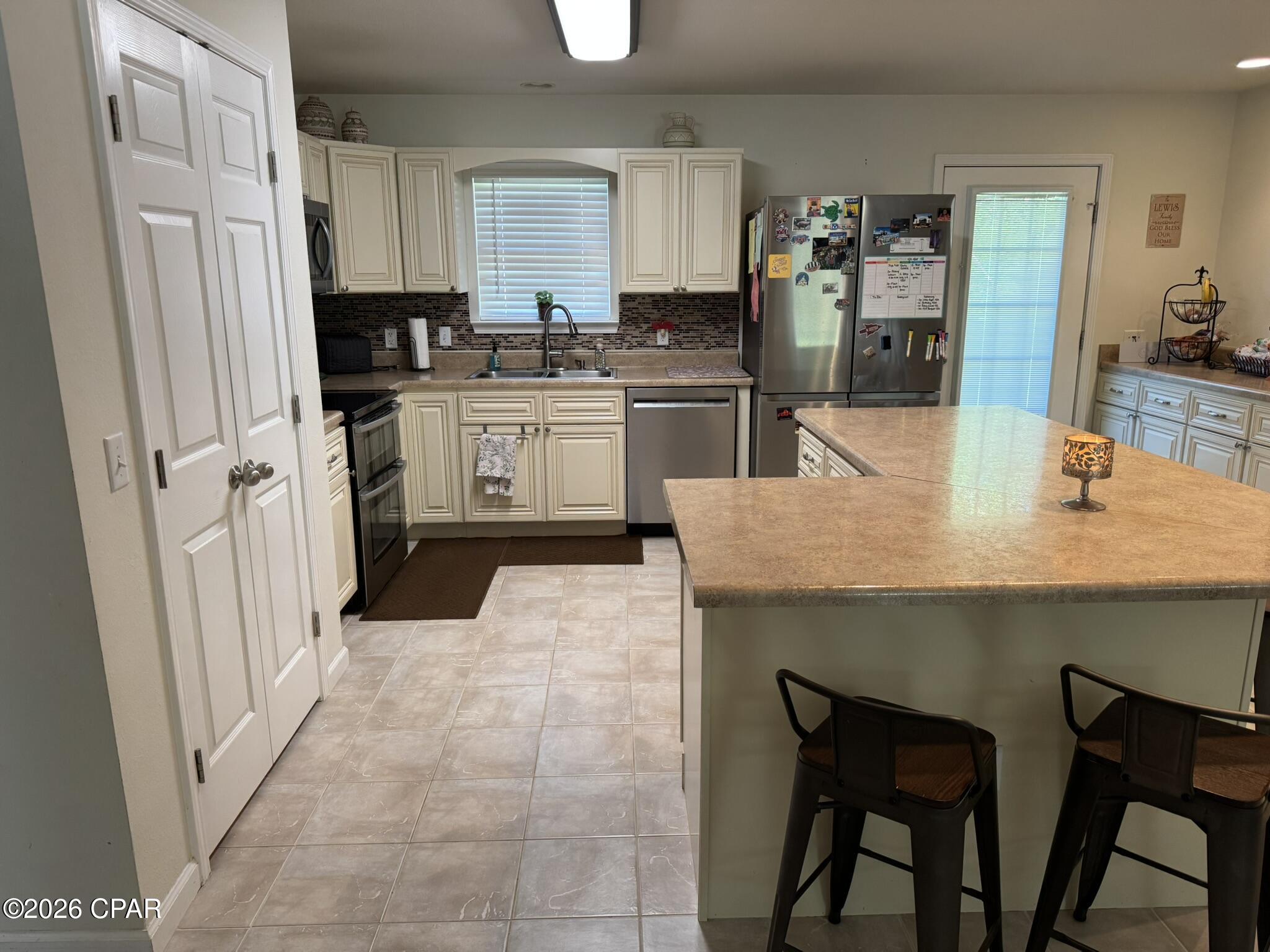 Listing photo id 12 for 3651 River Road