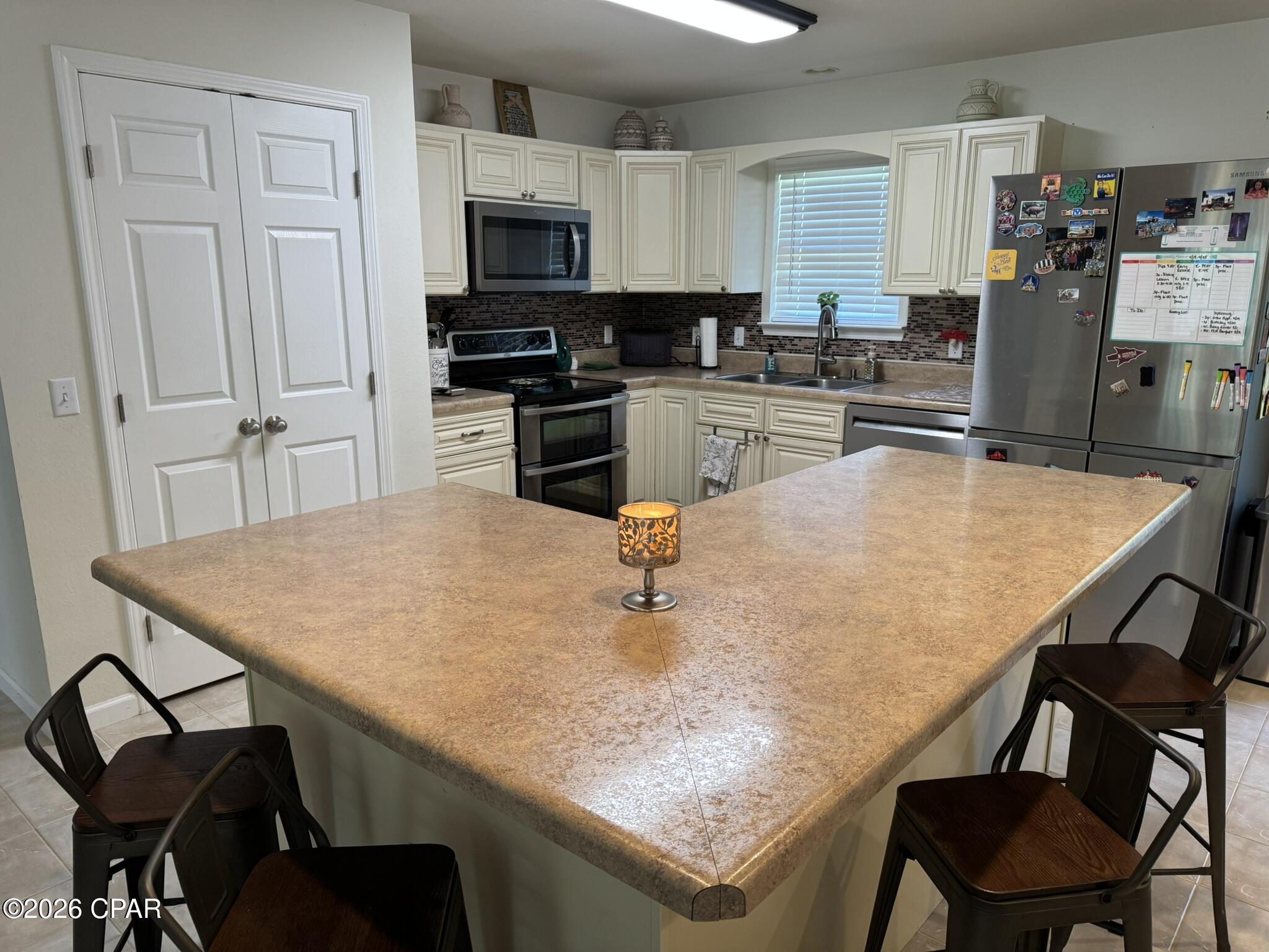 Listing photo id 13 for 3651 River Road