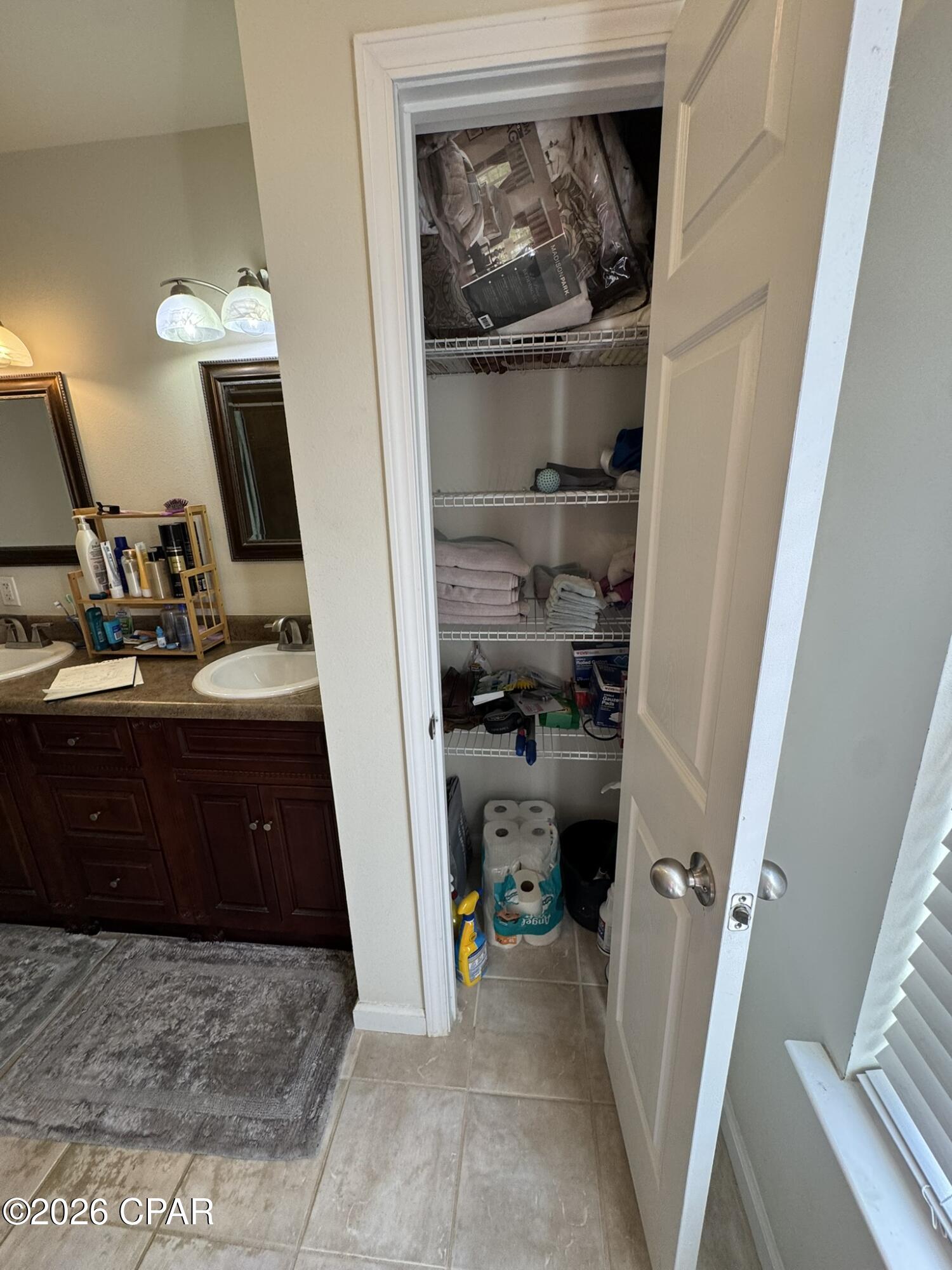Listing photo id 50 for 3651 River Road