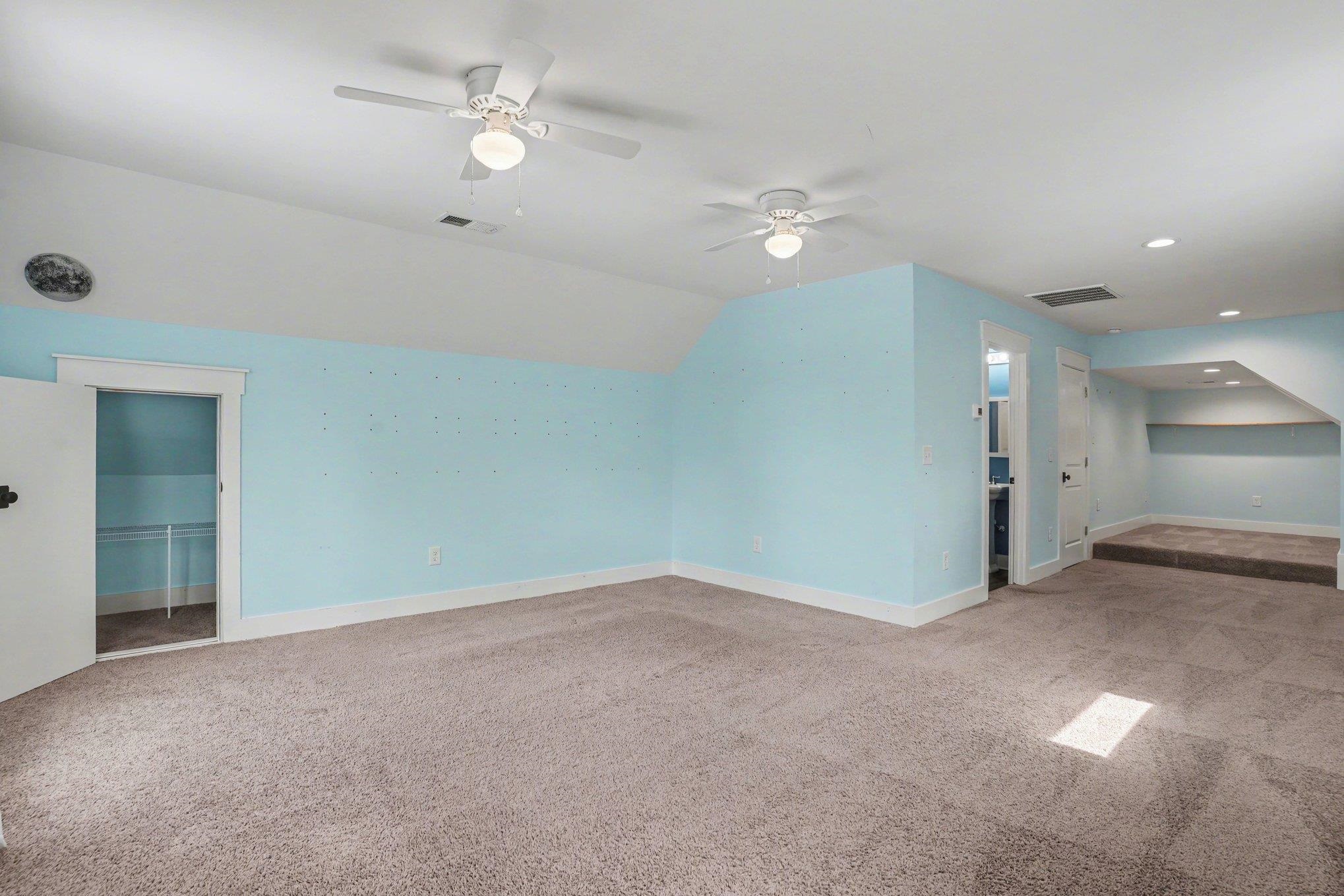 2610565 | Photo 22