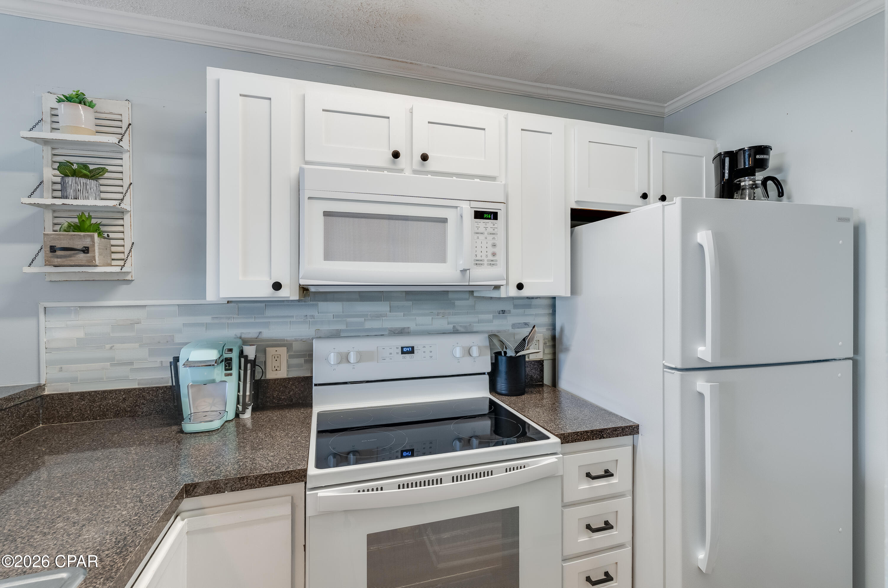 Image 6 For 8730 Thomas Drive 409