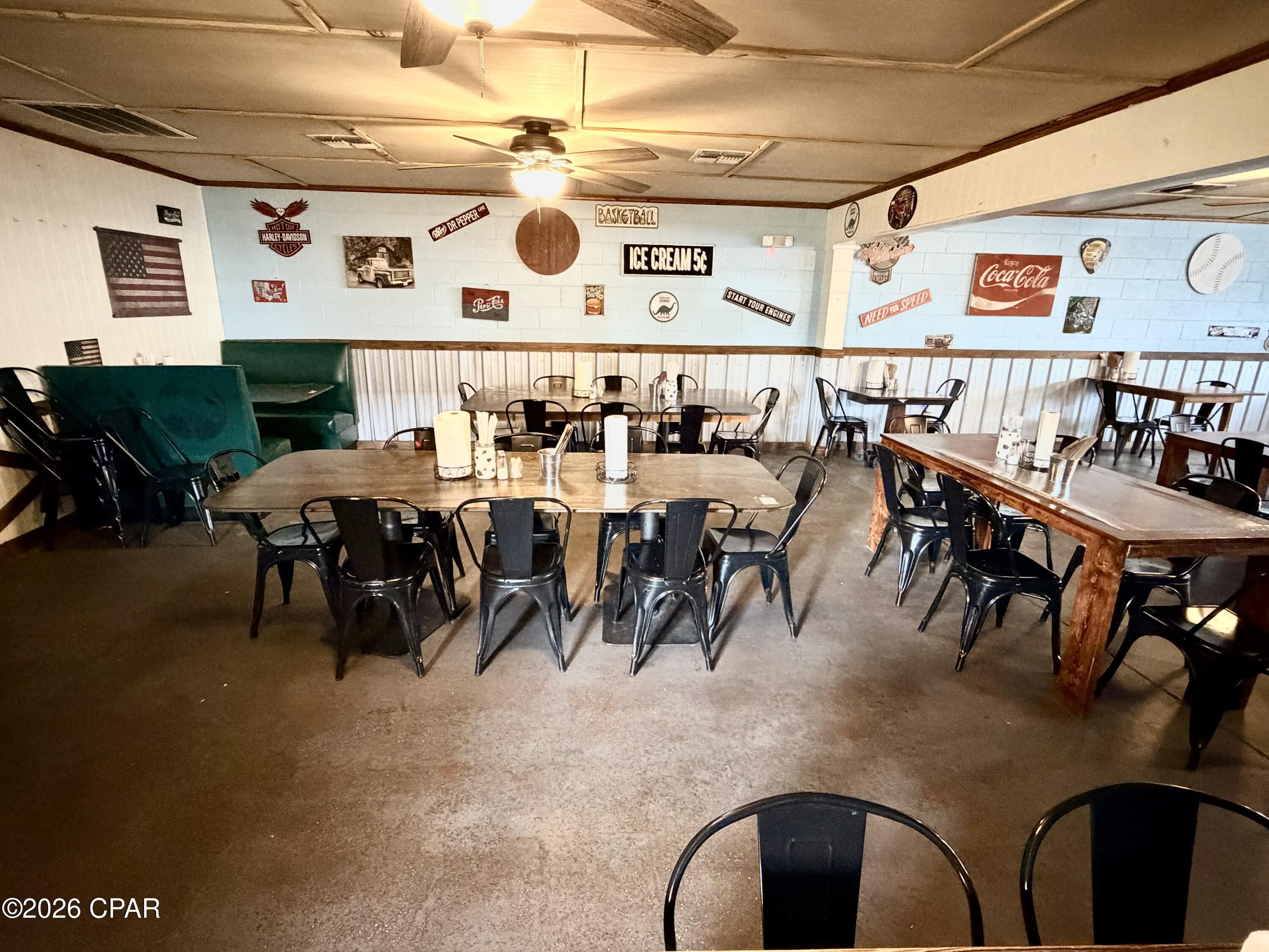 Listing photo id 5 for 5397 10th Street