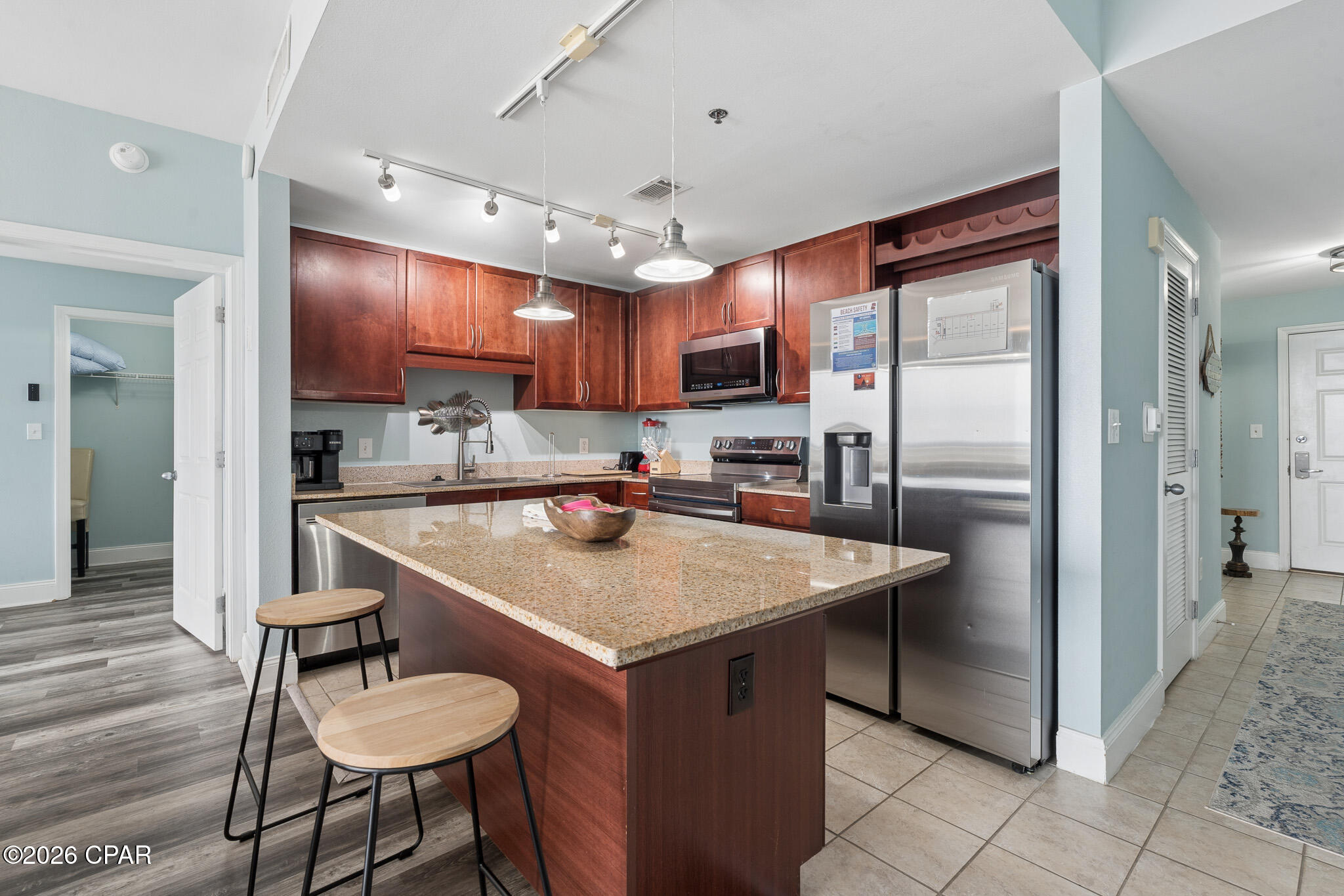 Image 7 For 9902 Thomas Drive 1231