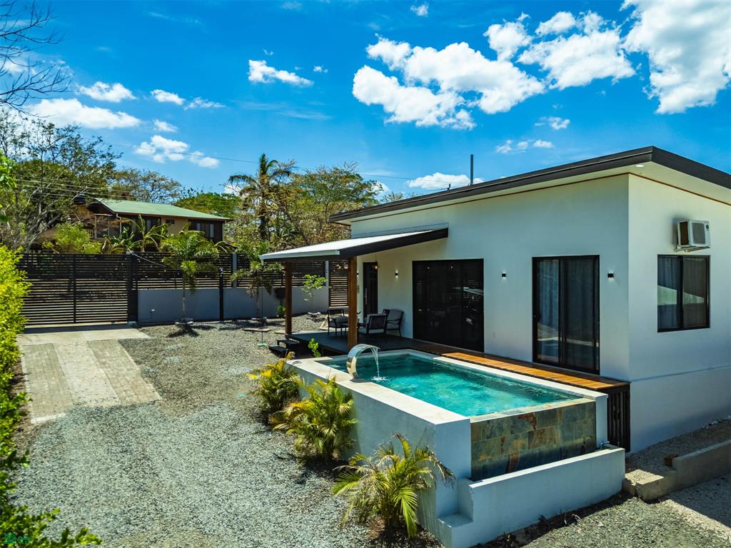 4 bed Single Family Homes For Sale in Veinticiete de Abril, Guanacaste - 1