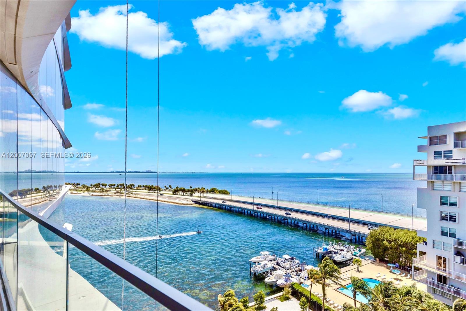 Una Residence Unit 803