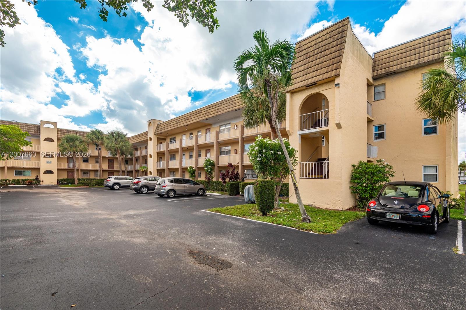 Sunrise Lakes 42 Condo