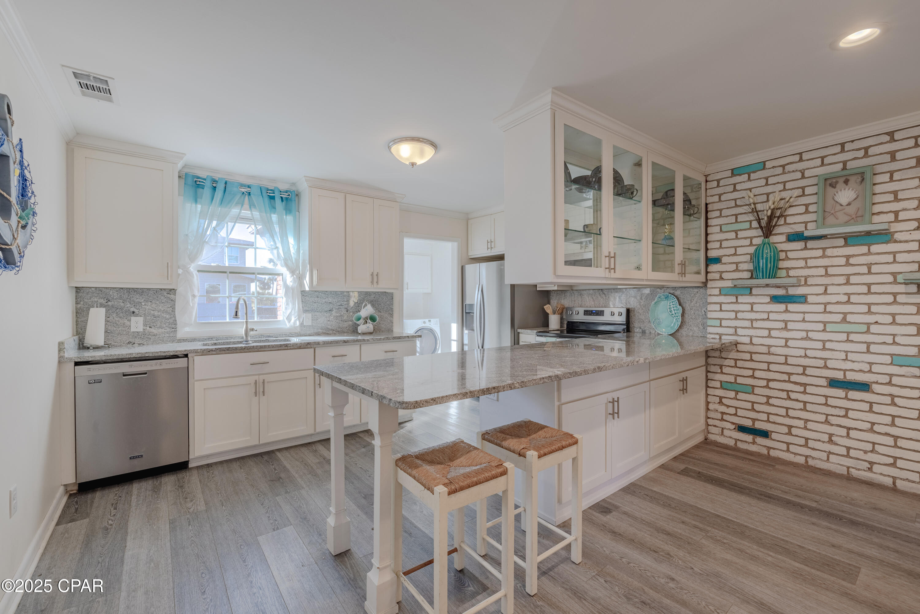 Image 8 For 4805 Sunset Drive