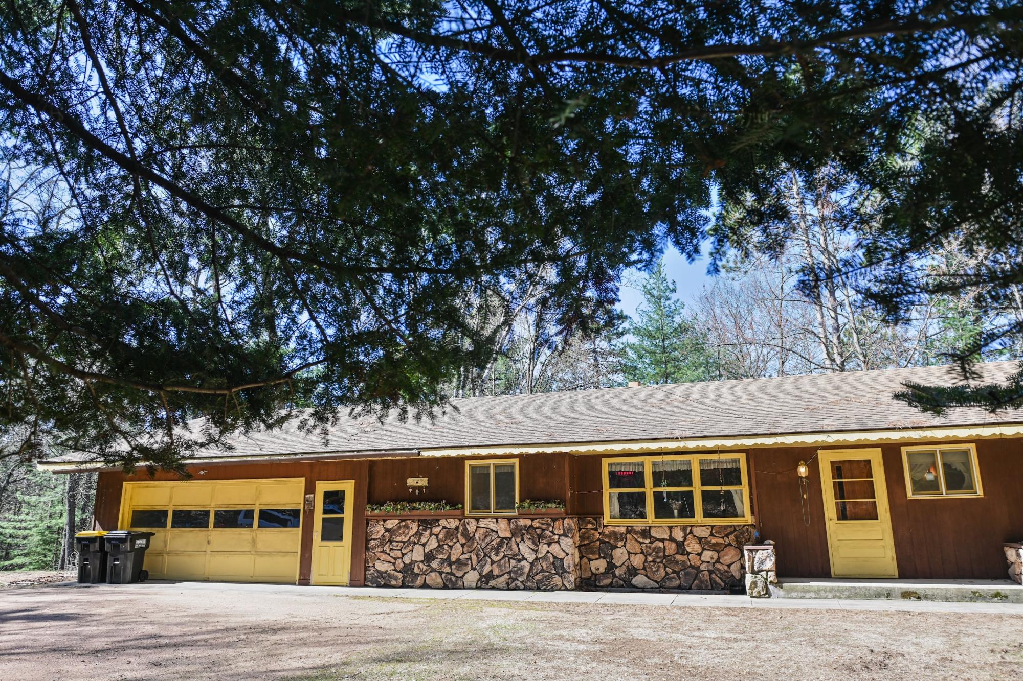 Bass Lake(R) house picture