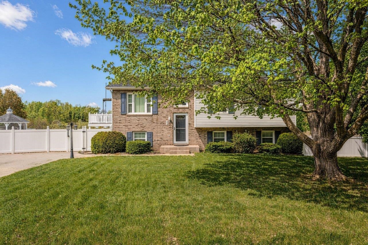 6087 DONNAGAIL DR W exterior