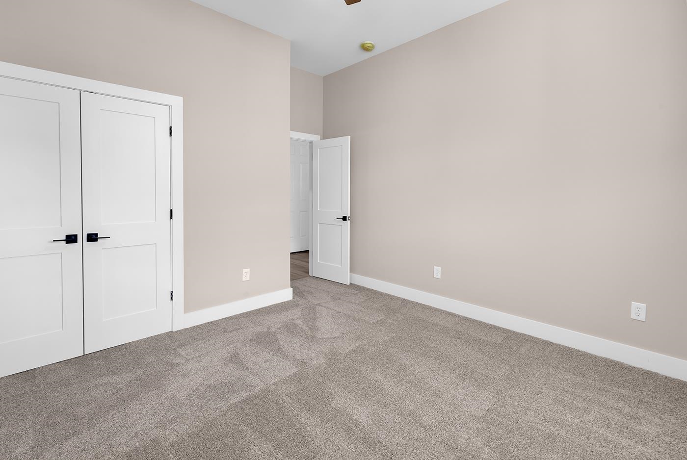 2610658 | Photo 24