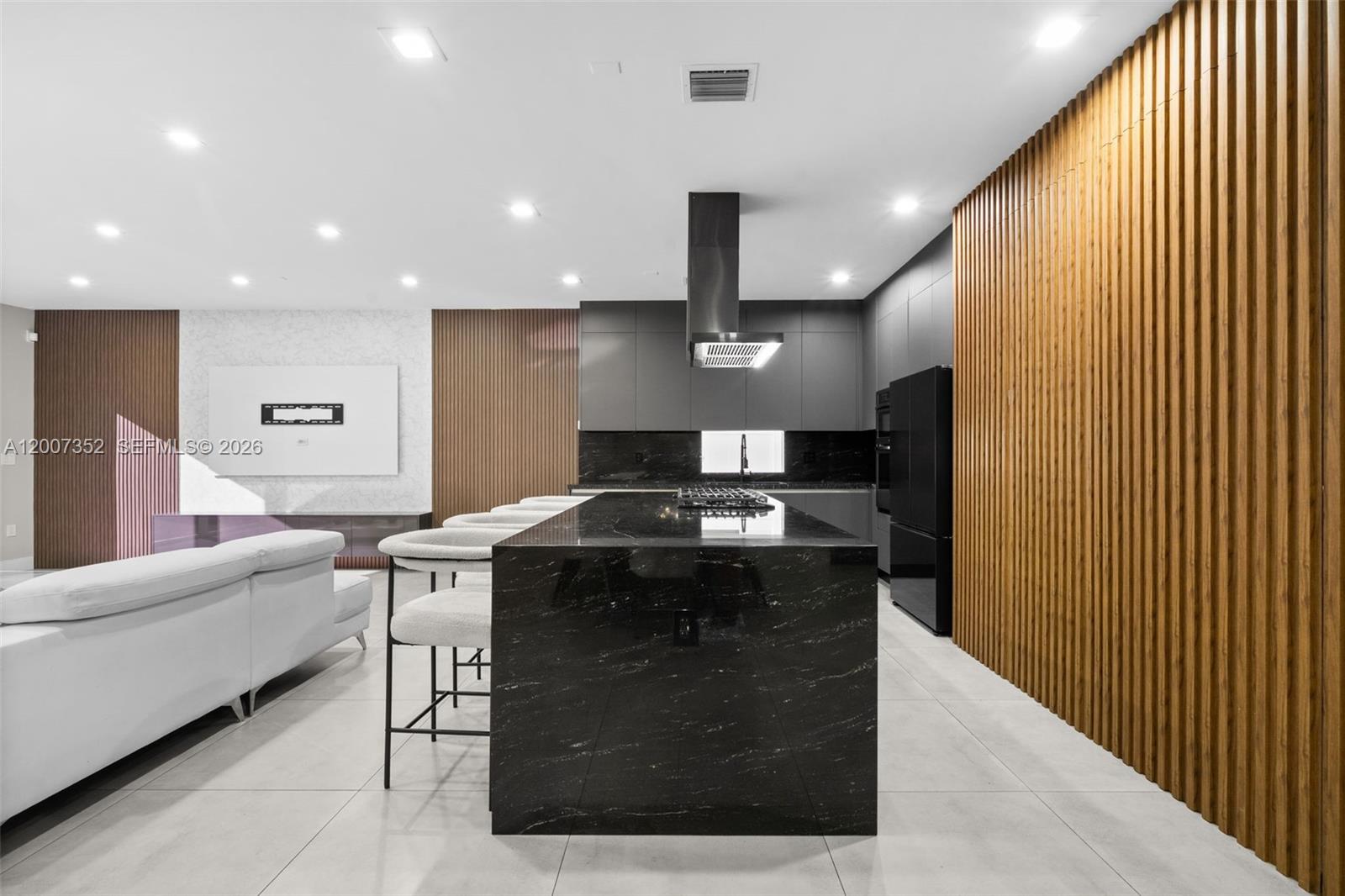 Property photo # 9