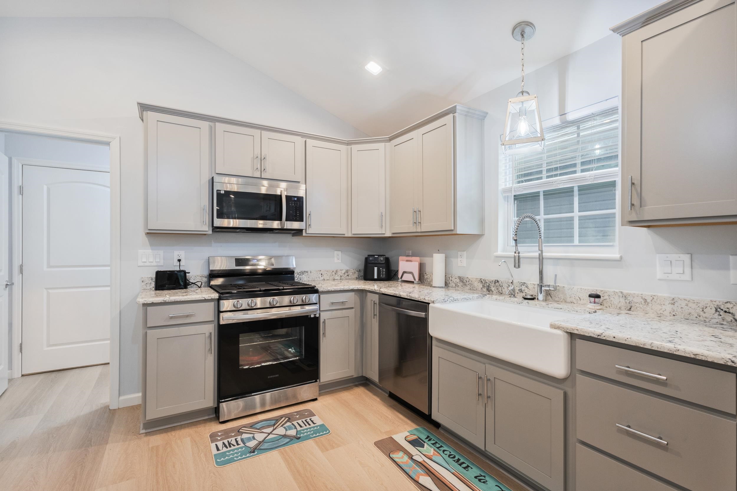 2610711 | Photo 23