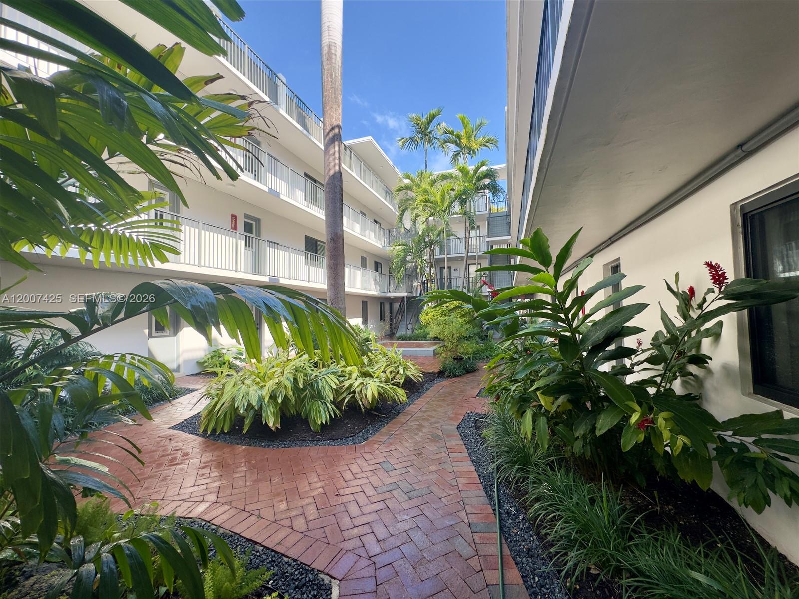 Courtyards Of The Grove C
