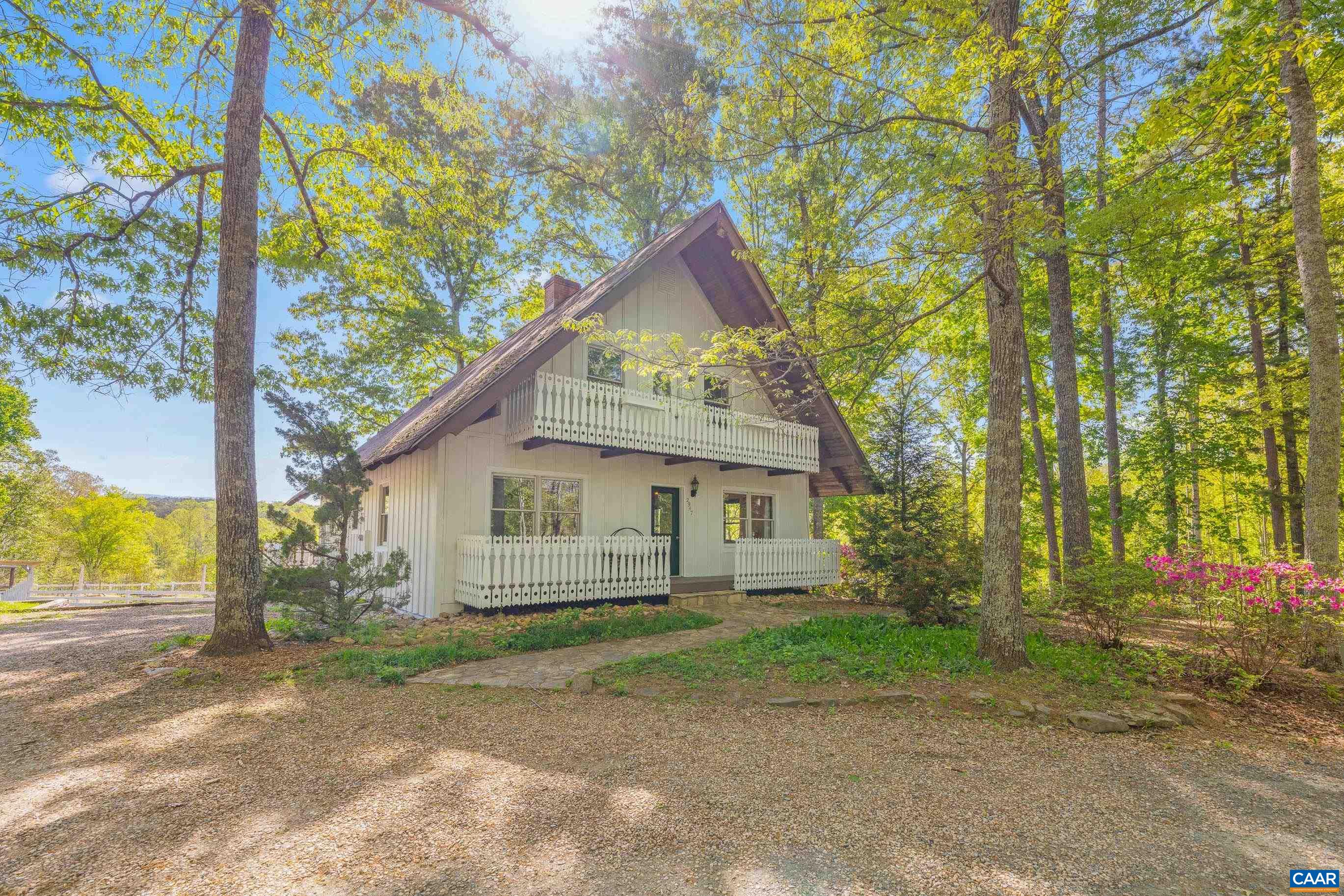 2947 MERRIE MEADOWS LN, Keswick, VA 22947