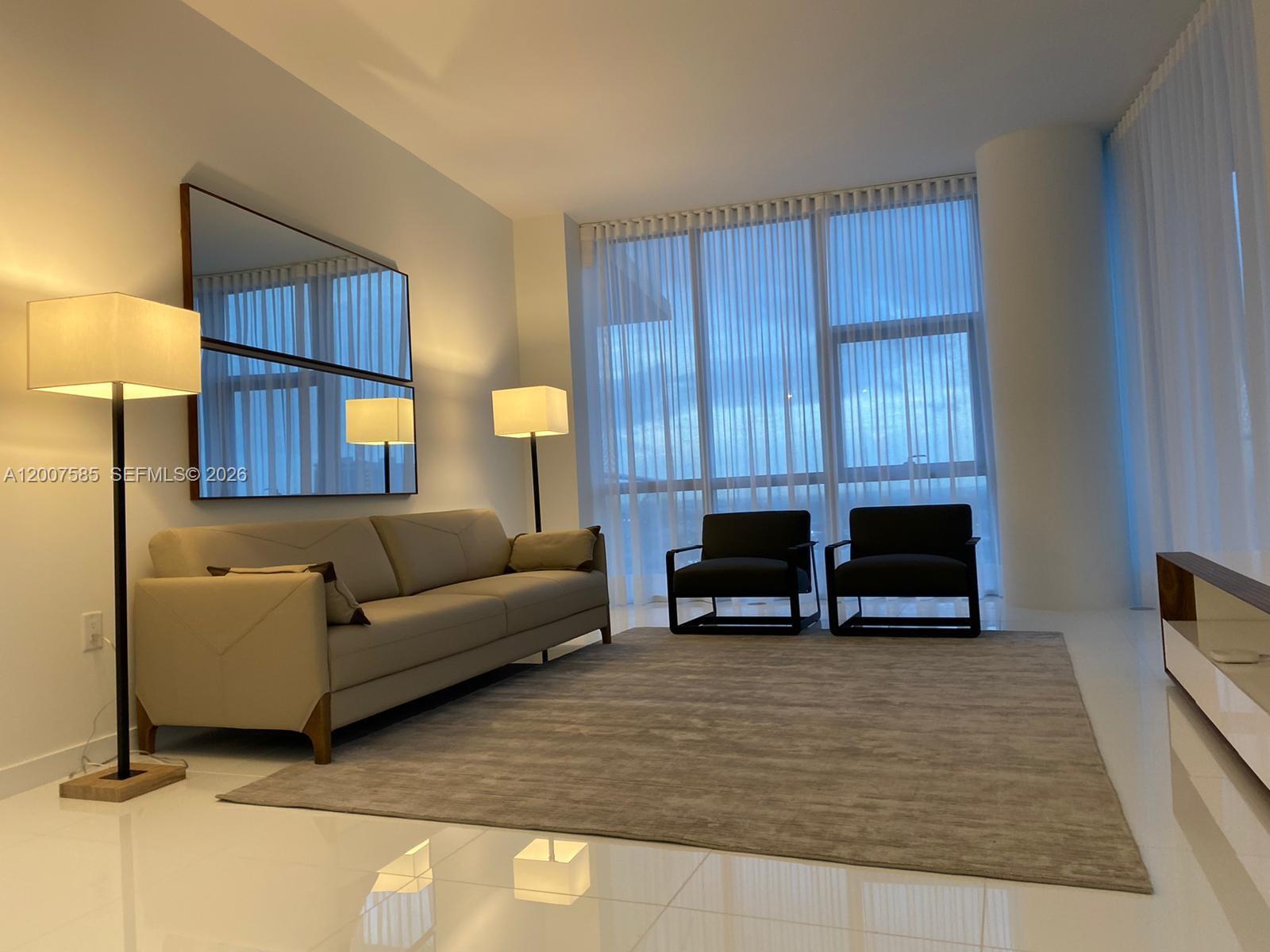 Paramount Miami Worldcent