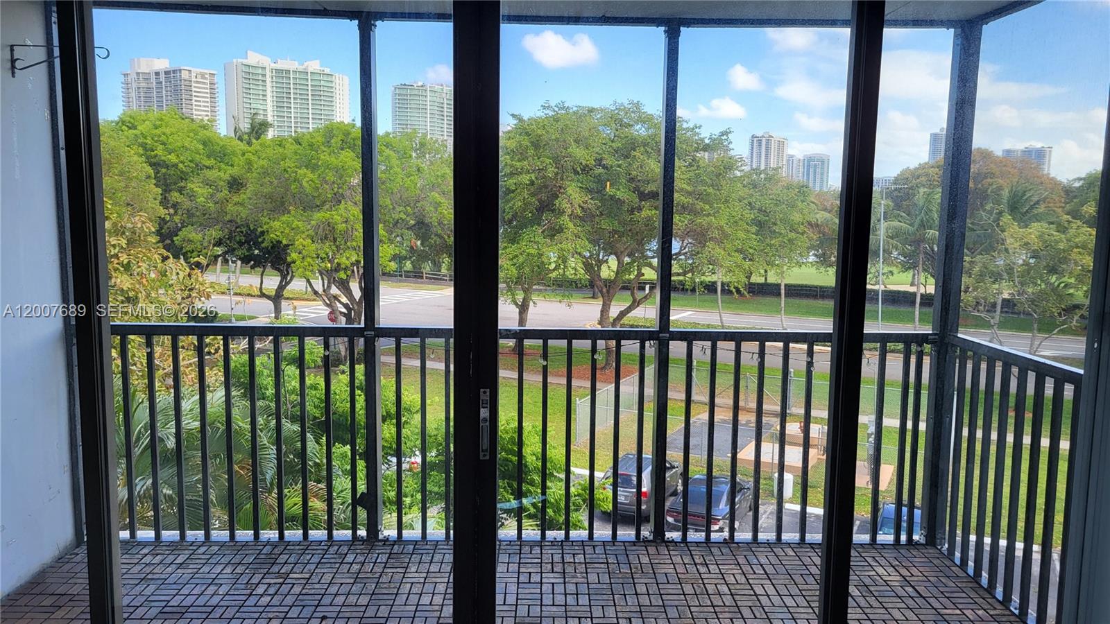 3475 Country Club Dr Unit 409, Aventura, Florida 33180