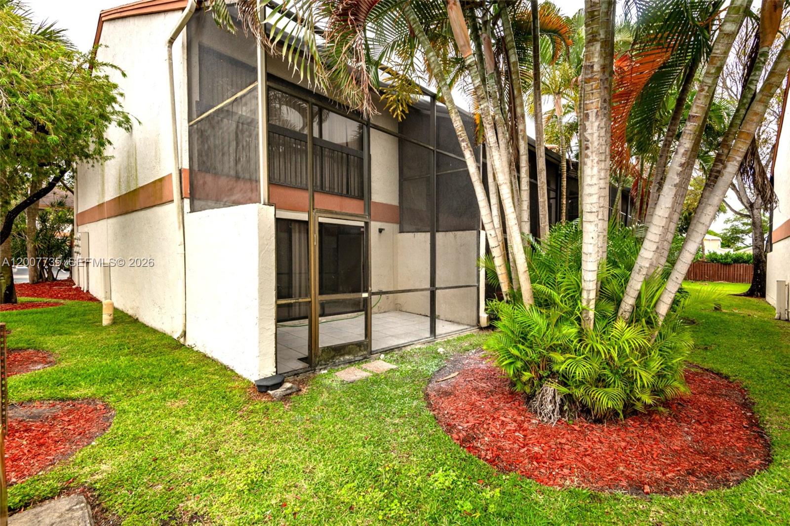 Homes for sale in Davie, FL | 7111 Sw 42nd Pl, Davie, FL 33314 | MLS# A12007735