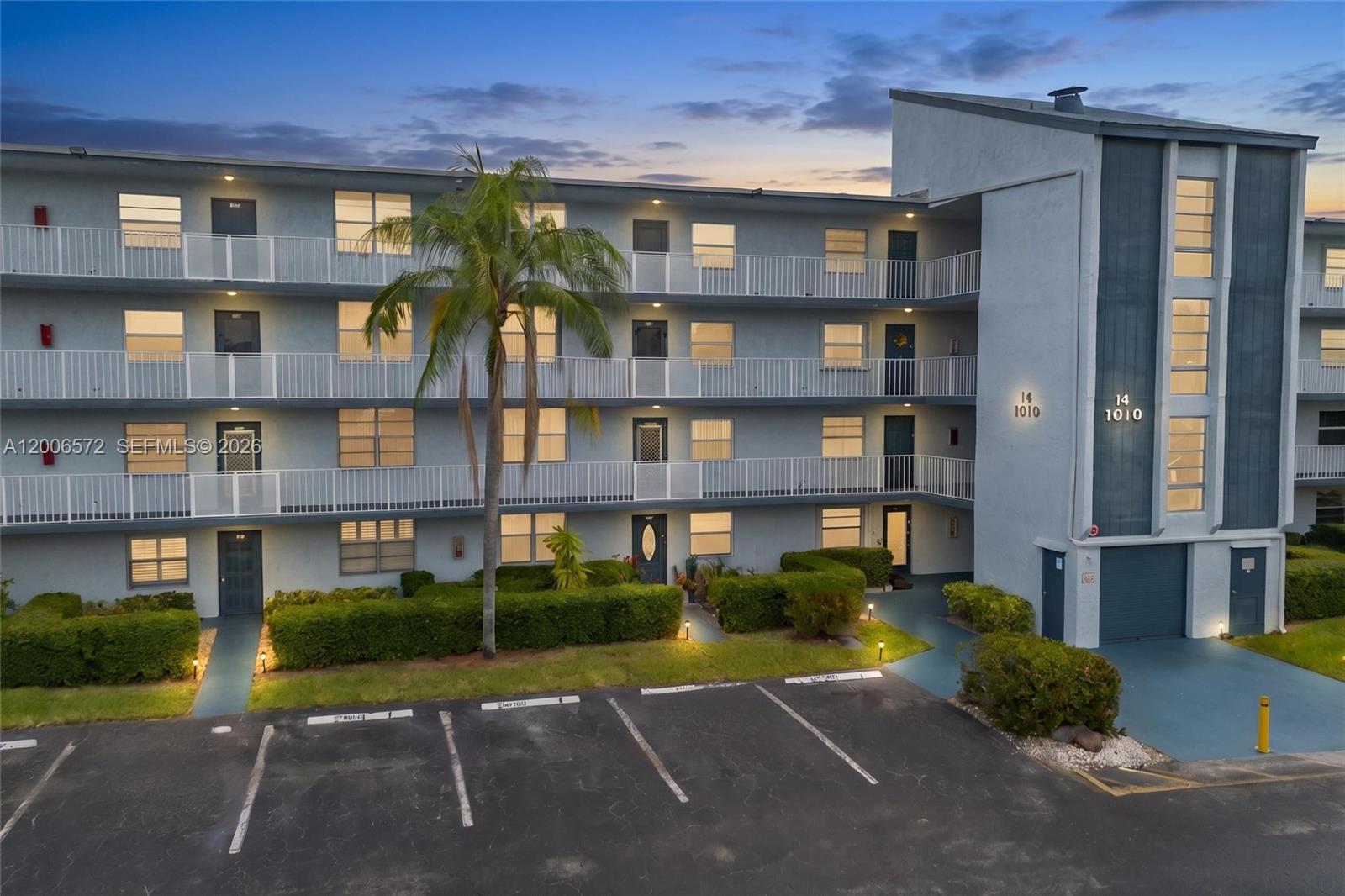 14 Of Palm Springs 2 Cond