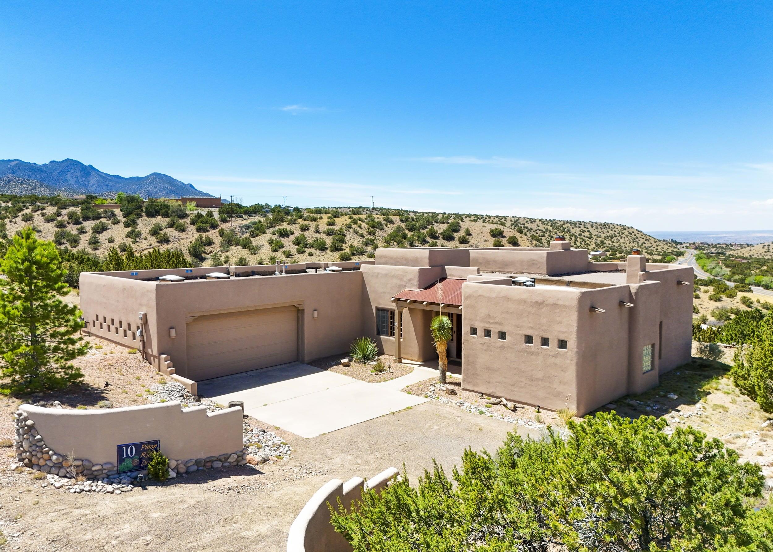 10 PINON RIDGE DR, Placitas