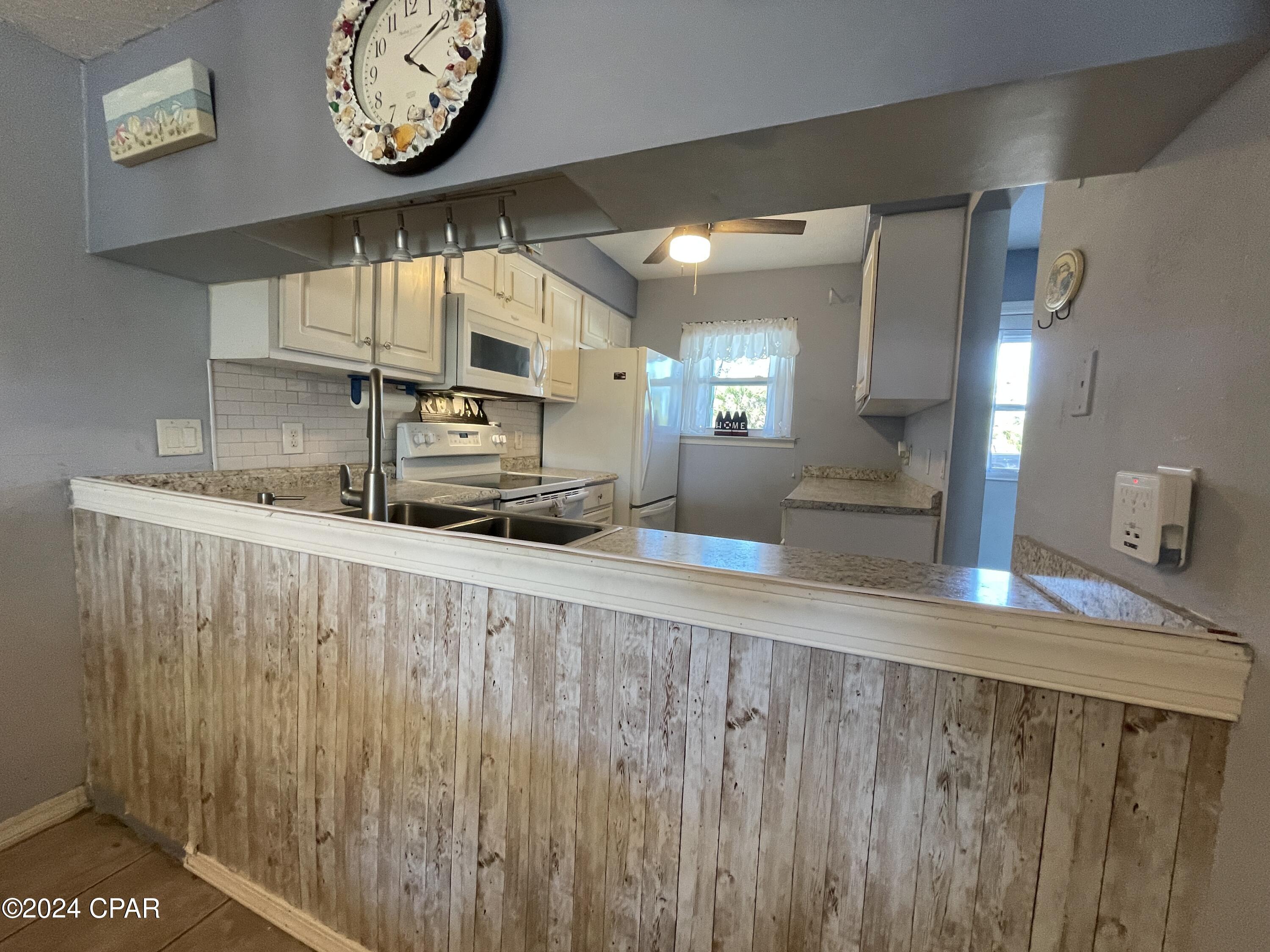 Image 9 For 8015 Beach Drive