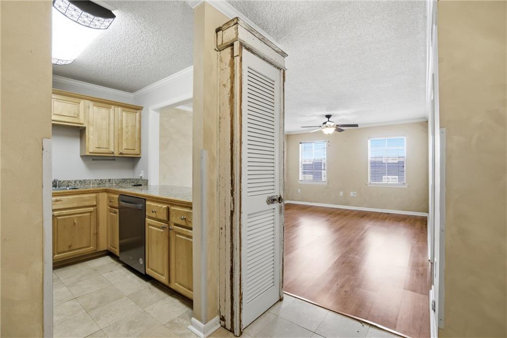 Homes for sale in Baton Rouge, LA | 4735 Government St #215, Baton Rouge, LA 70806 | MLS# 2546119