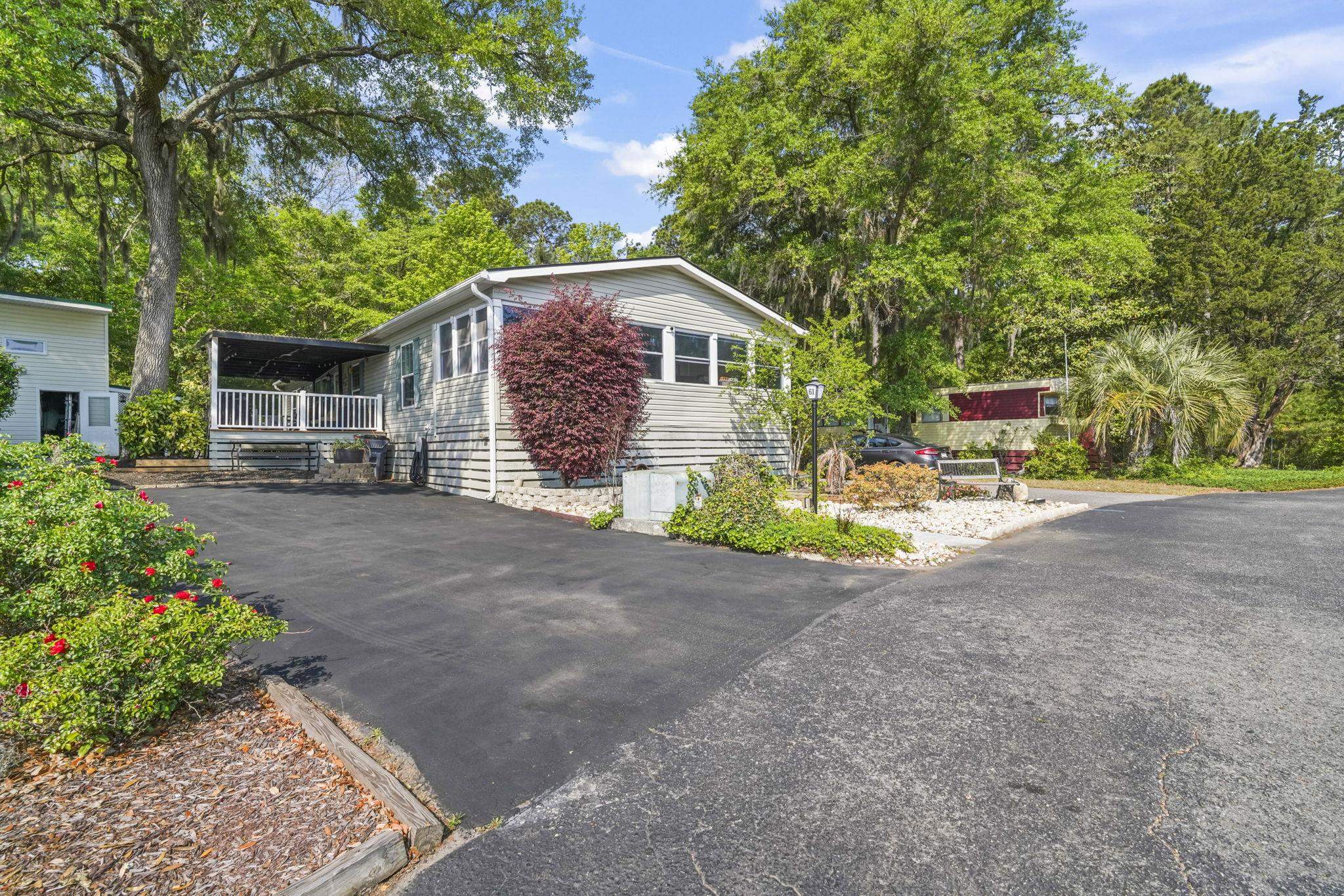 61 Saxon Ct. Murrells Inlet, SC 29576