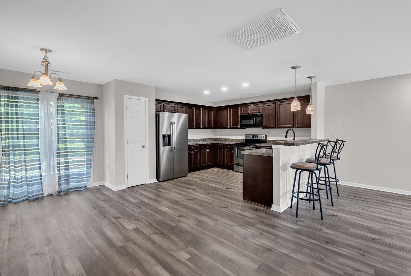 2241 Deerfield Ave.