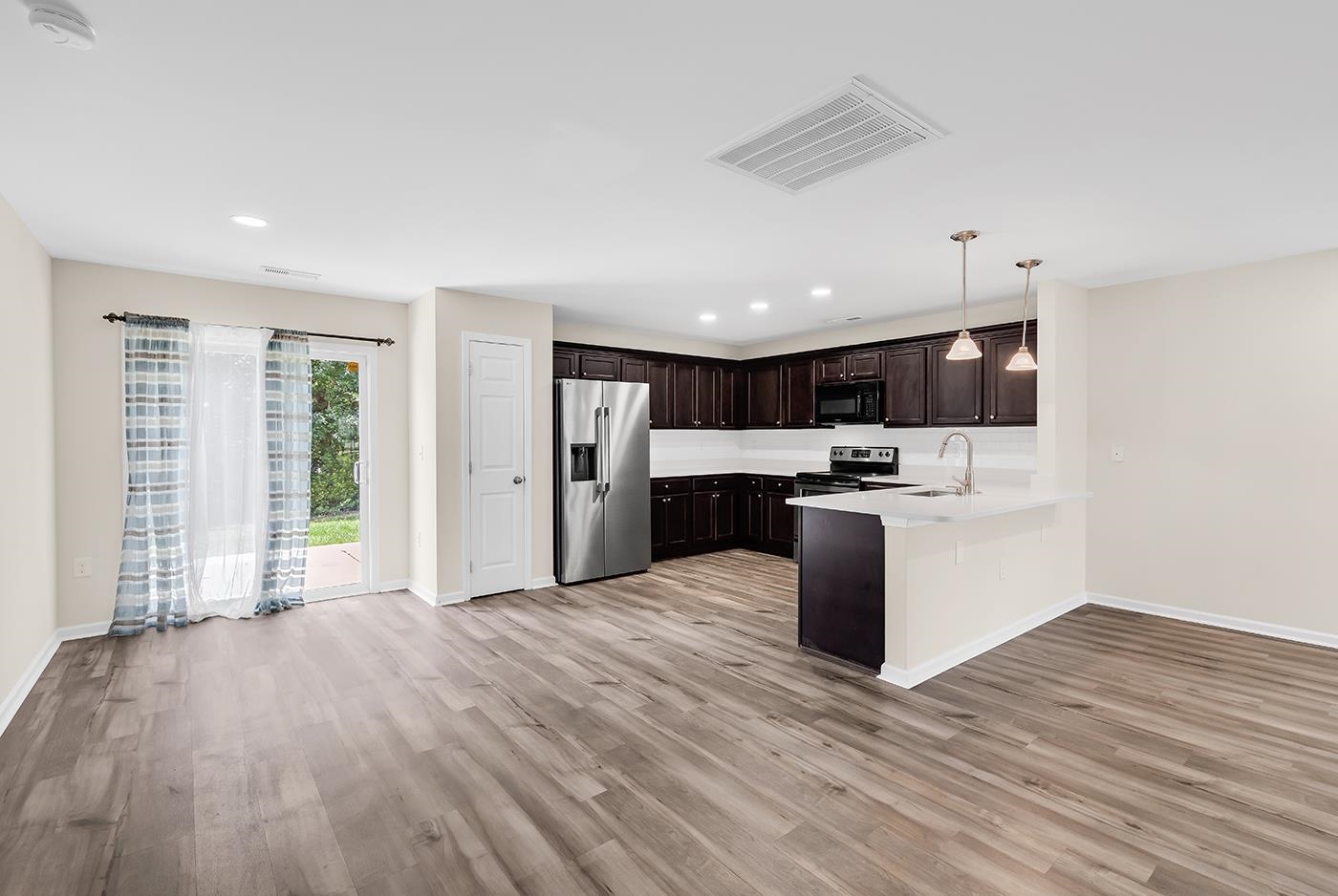 2241 Deerfield Ave.