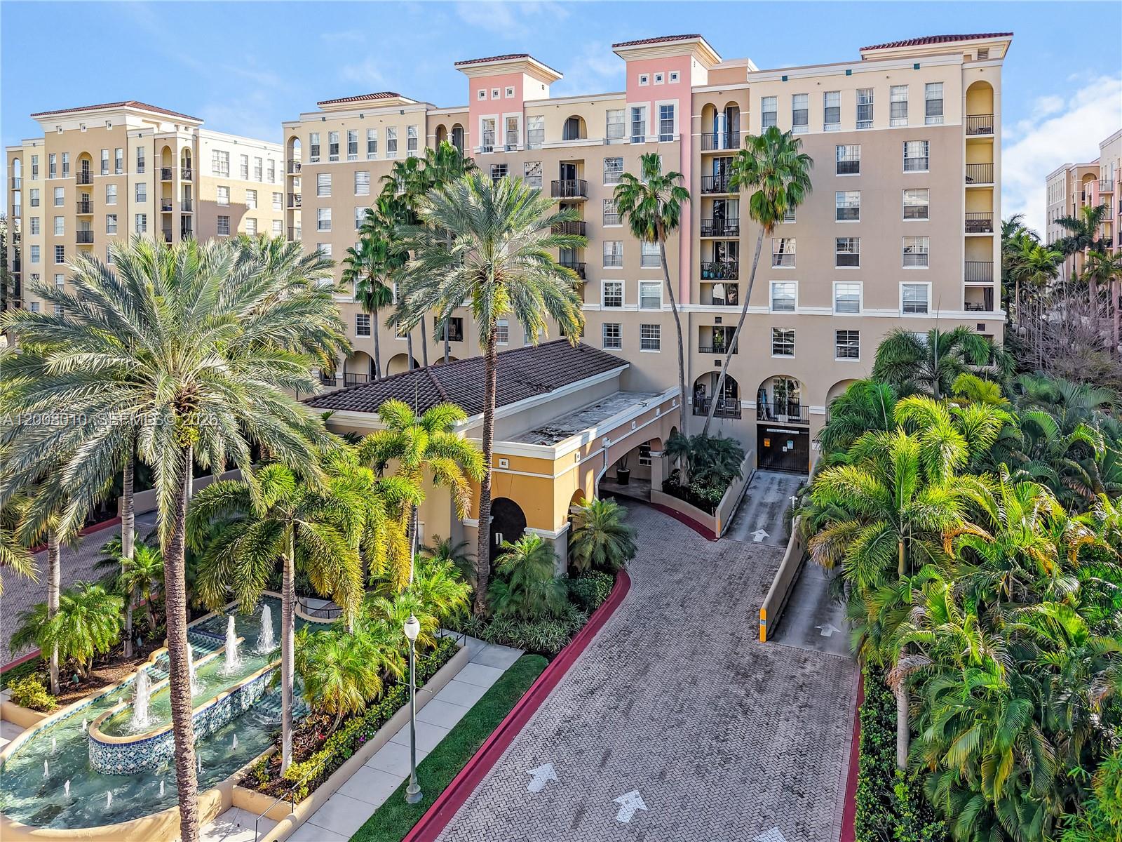 Las Olas By The River Con