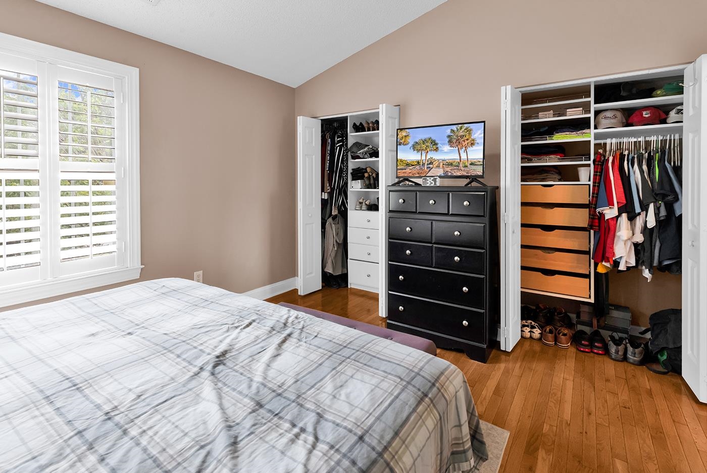 3555 Chestnut Dr. 